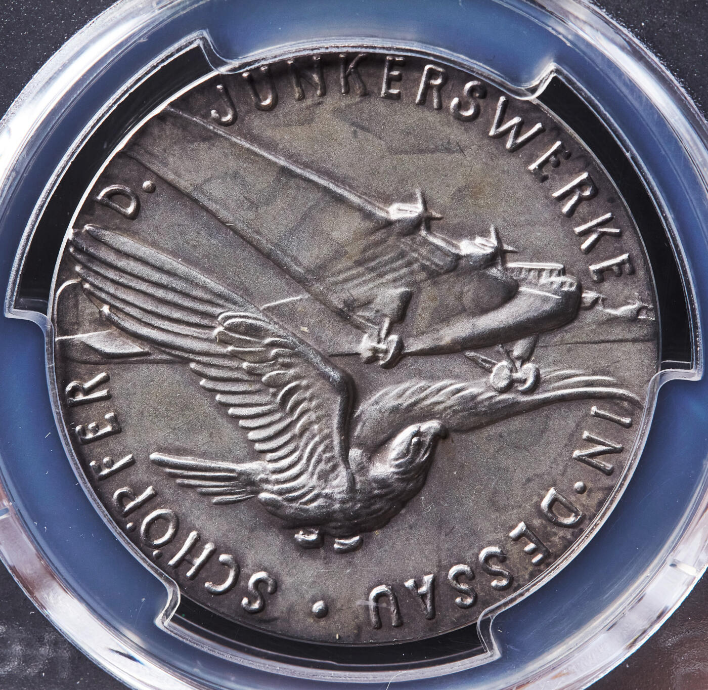 【俄甄集藏】“万象更新、马呈祥瑞”迎新春俄甄精品场-2026年(047)01-21 星期三 晚 19:30 全场包邮 德国第三帝国1935年纪念航空工程师胡戈·容克斯银章，PCGS MS64，少见品种，高浮雕，黄油彩老包浆，唯一冠军分