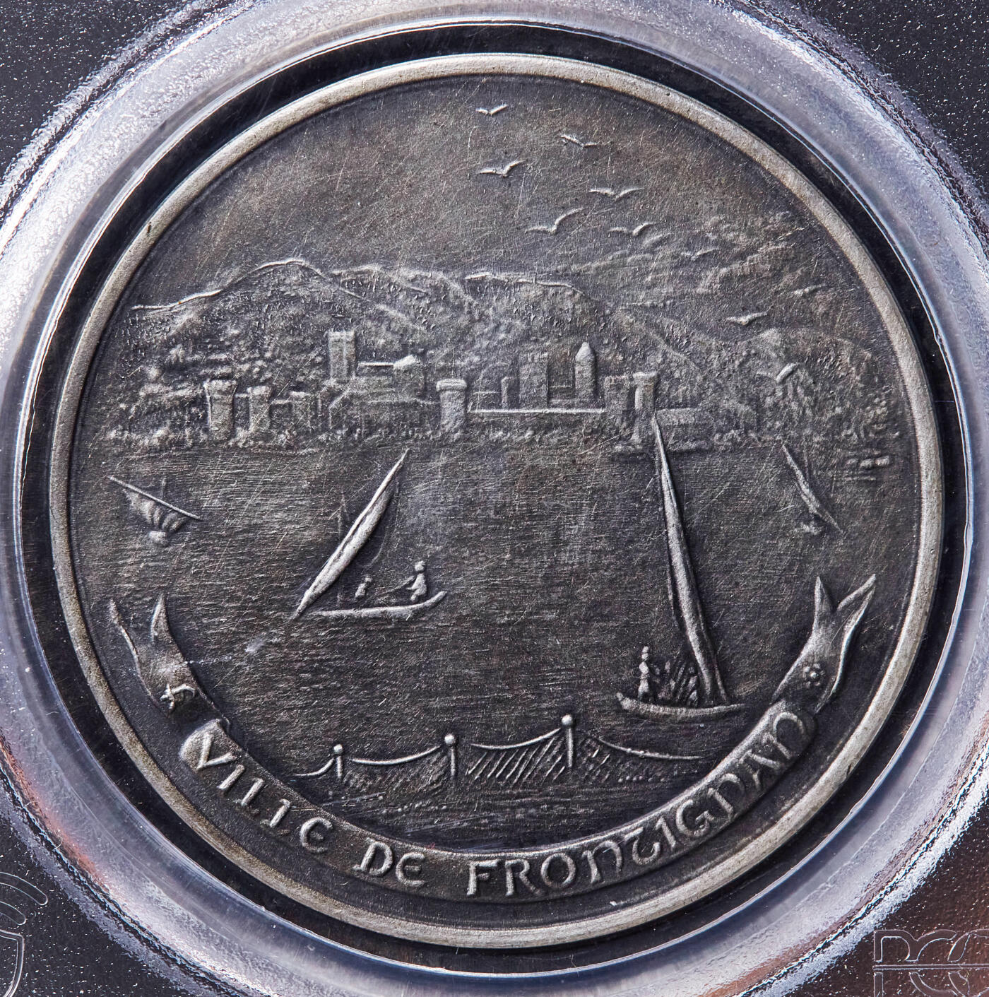 【俄甄集藏】“万象更新、马呈祥瑞”迎新春俄甄精品场-2026年(047)01-21 星期三 晚 19:30 全场包邮 法国19世纪弗朗蒂尼昂市新艺术运动时期海滨风光城市景观-天使与葡萄酿酒纪念镀银铜章，PCGS MS63，酱彩包浆，设计精美，唯一冠军分数