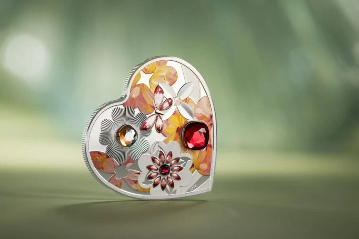 【币将精彩】世界钱币拍卖（2026-2-4） 库克2026年爱心之鲜花盛开心形水晶镶嵌银币，20克发行2026枚，带证书包装。