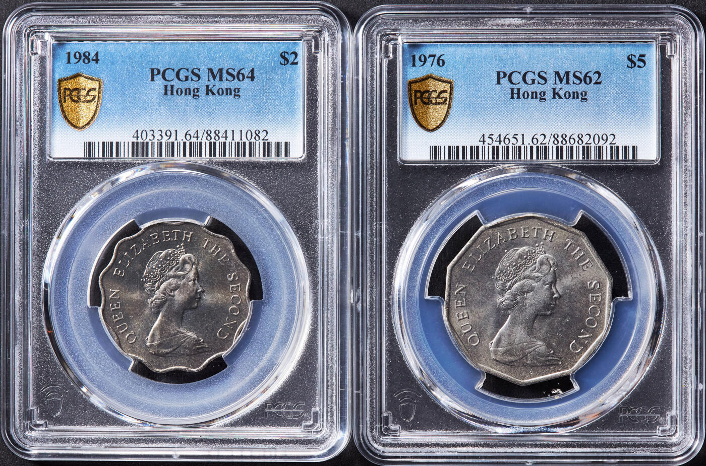 【俄甄集藏】“万象更新、马呈祥瑞”迎新春俄甄精品场-2026年(047)01-21 星期三 晚 19:30 全场包邮 英属香港1984年乔2元/1976年5元镍币，PCGS MS64/MS62，两枚一对