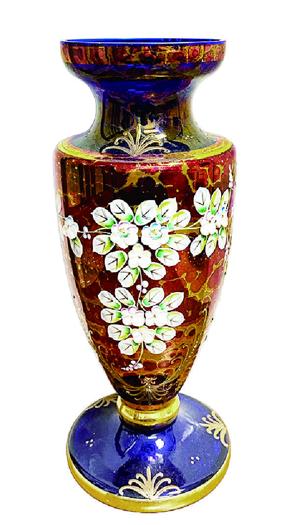 上海拍卖行2025年秋季古董珍玩拍卖会 捷克波西米亚珐琅立体花卉套色花瓶(H:30cm)