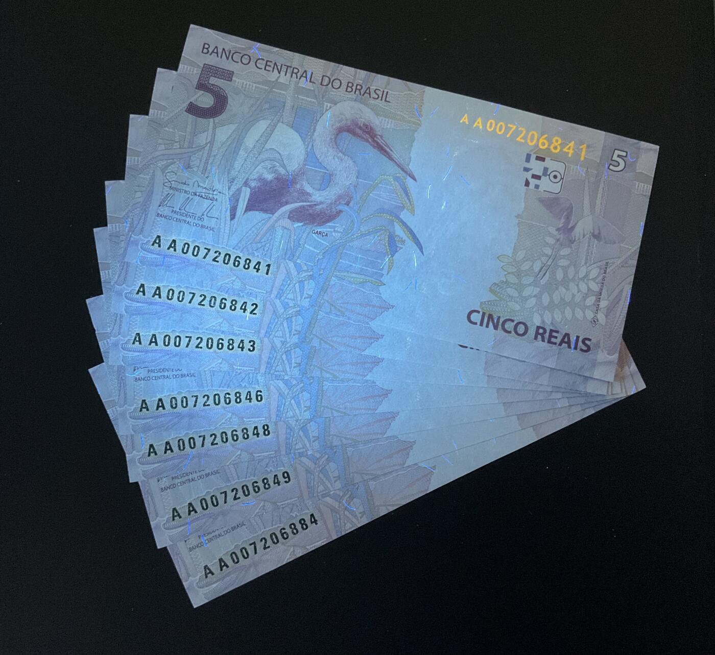 【礼羽收藏】🌏世界钱币拍卖第120期 巴西5雷亚尔2010版首发AA冠首版首签，人物雕像与白鹭 凹版印刷设计精良美观，7张，刀拆绝品(平台售卖价供参考)