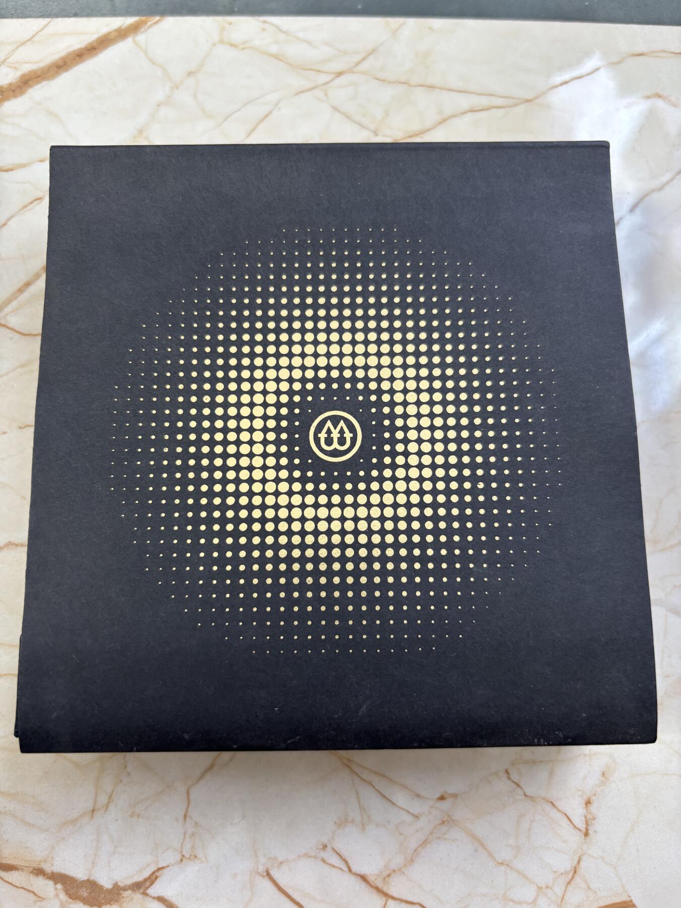 第188期拍卖 纽埃2023年名画《从上面看到的农夫山谷》彩色银币，1盎司999银，发行999枚