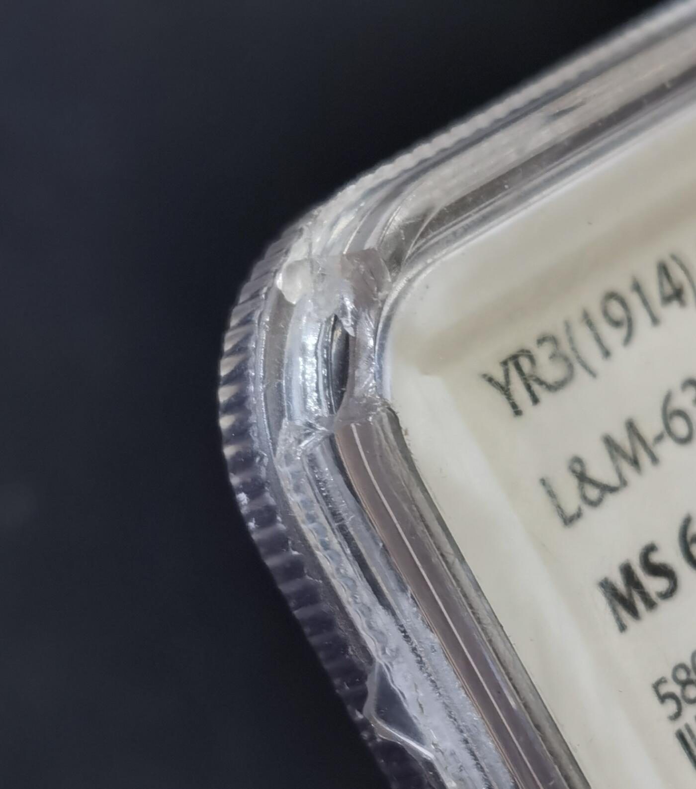 甄臻铺-世界币章拍卖（第48期）精品场拍品征集中，送拍享返佣金等优惠多多 NGC-MS61 民国三年大头三角圆，带光深打，因运输问题导致盒子左上角磕边与一些划痕，但不影响密封和钱币本身