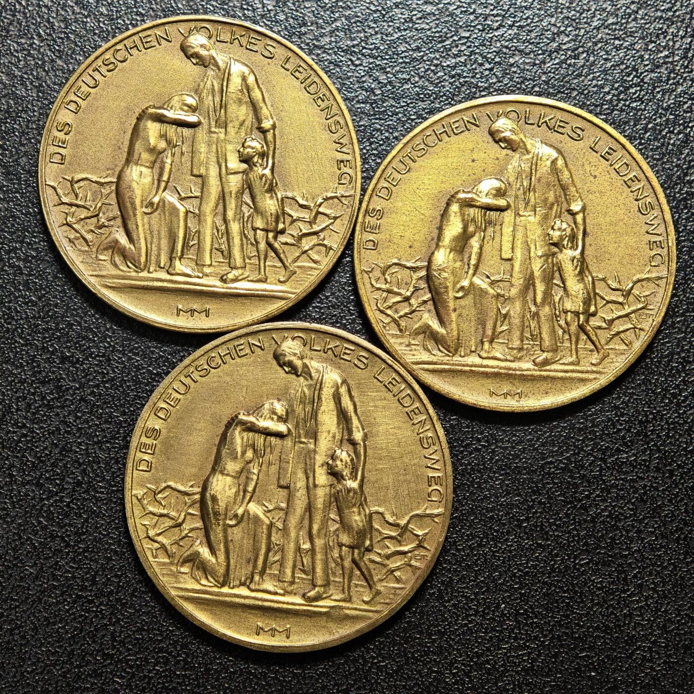 【德藏】世界币章拍卖第162期（拍品征集中~欢迎藏友联系） 3枚一套 带盒 德国紧急时期苦难生活纪念铜章 详细尺寸请看拍品介绍 直径约：31.8mm/枚；重约：10g/枚