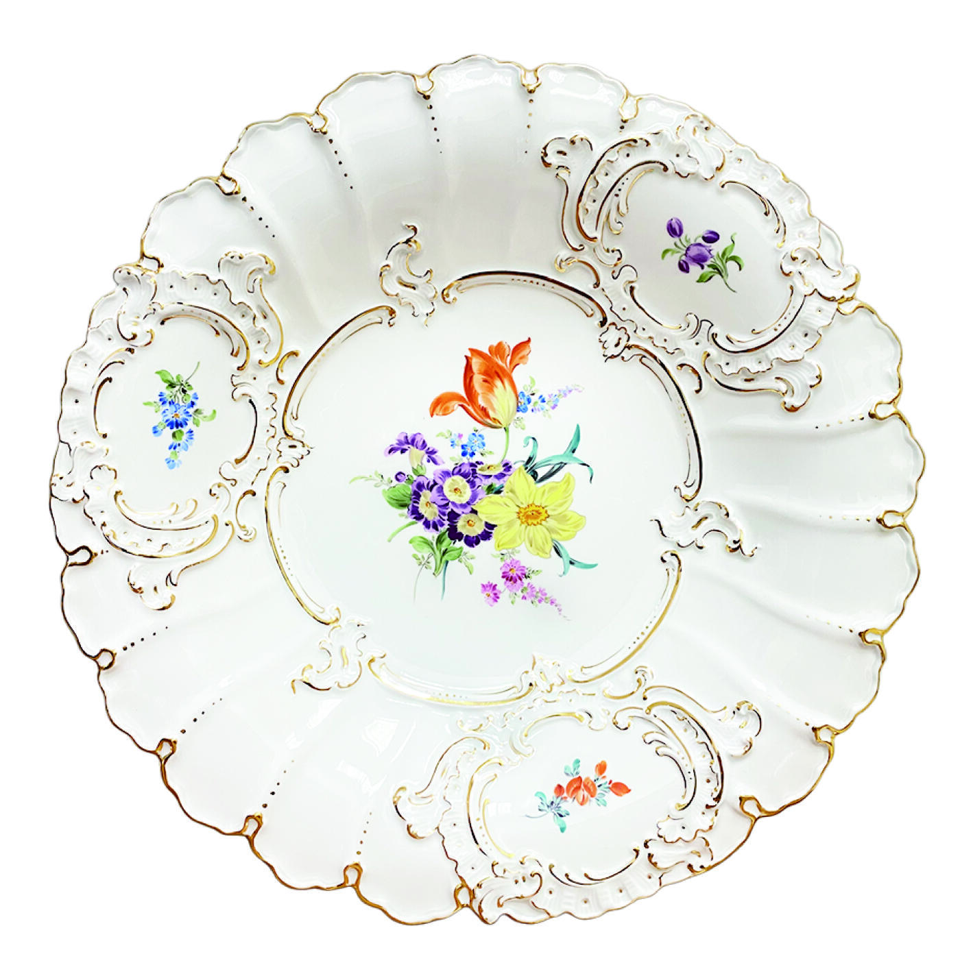 上海拍卖行2025年秋季古董珍玩拍卖会 德国梅森彩绘德国之花三开窗描金大赏盘(直径:30cm)