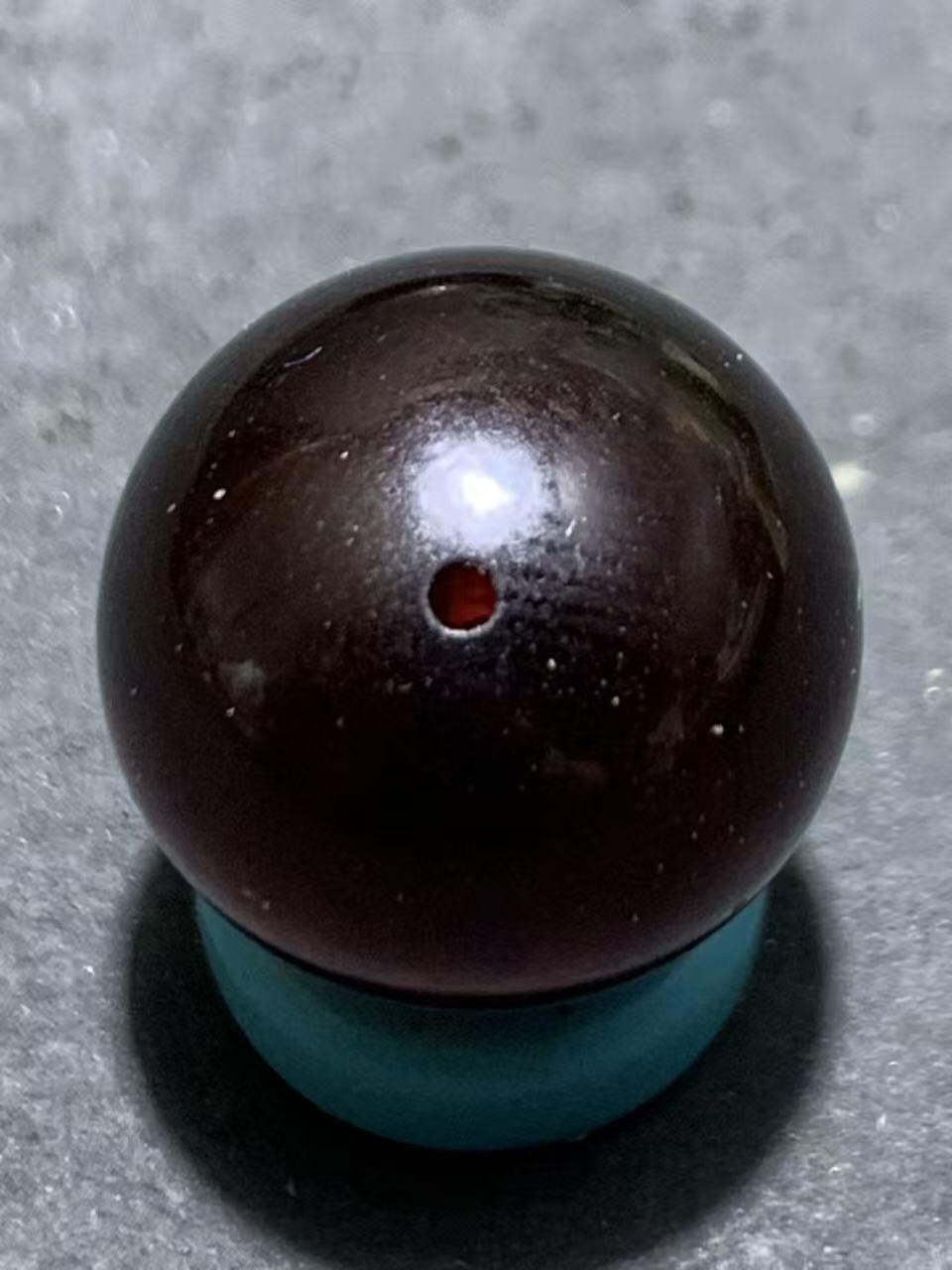 天然乌克兰血珀通货圆珠一颗，