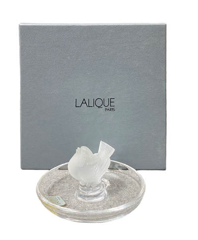 上海拍卖行2025年秋季古董珍玩拍卖会 - 法国LALIQUE"和平鸽"磨砂水晶首饰碟(直径:9.5cm)