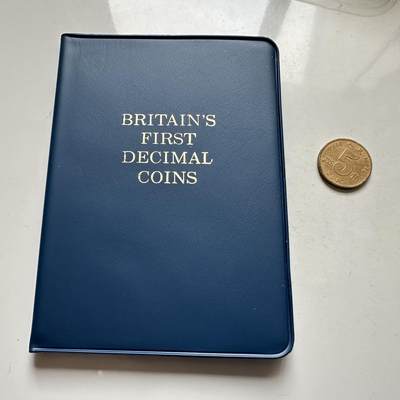 🌹外币初藏🌹🐯2026年第8场  每周二四六晚8️⃣点 接代拍 - 英国新便士5枚套原厂册 b