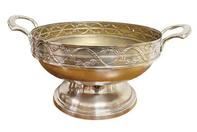 上海拍卖行2025年秋季古董珍玩拍卖会 - 约20世纪初欧洲银质双耳高足果盆(W:558g,底足为银质,盆身为800印记)