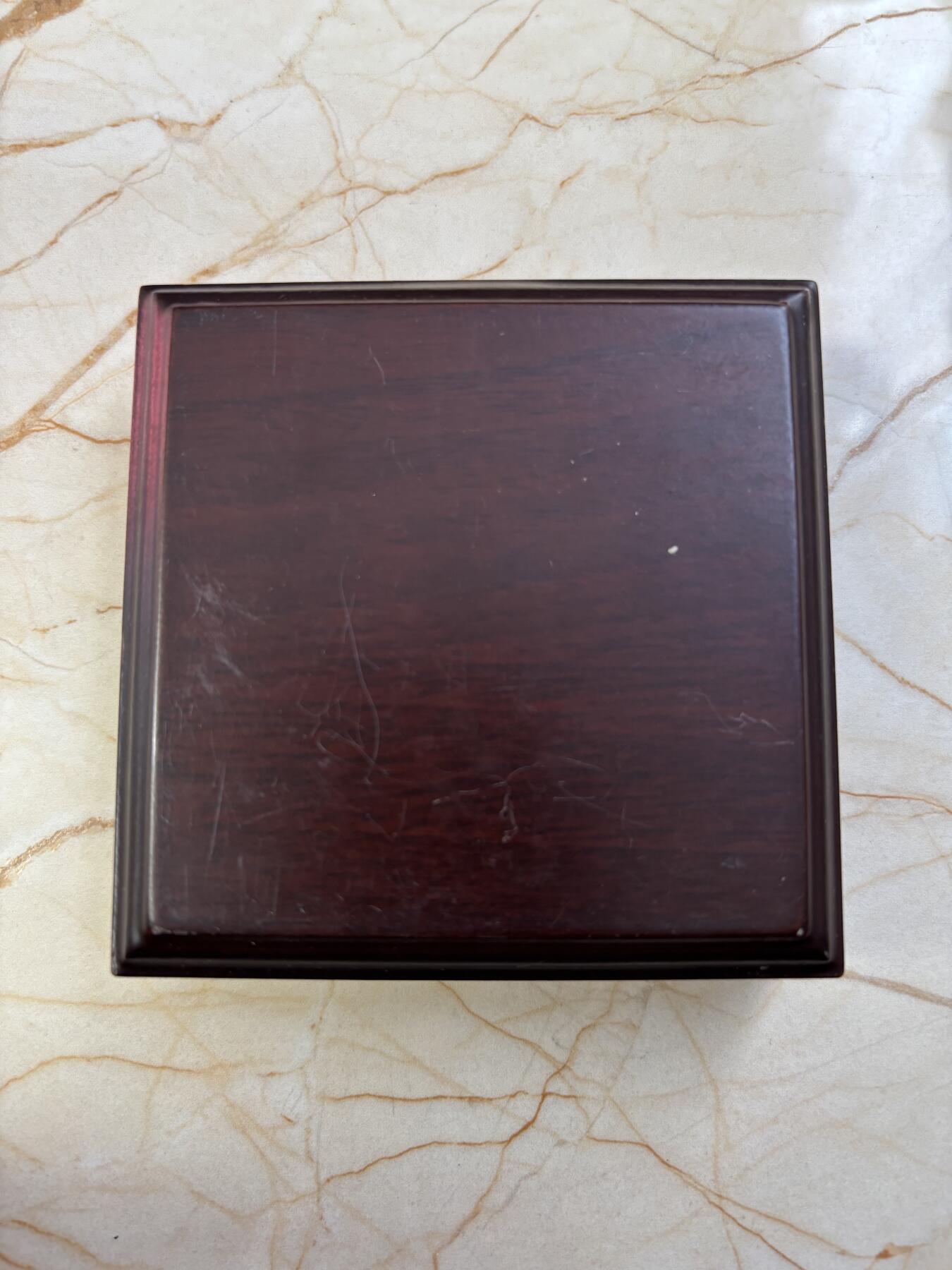 第188期拍卖 蒙古2005年达芬奇名作古代骑士镀铜菱形纪念银币，1盎司999银，尺寸35毫米*35毫米，发行2500枚