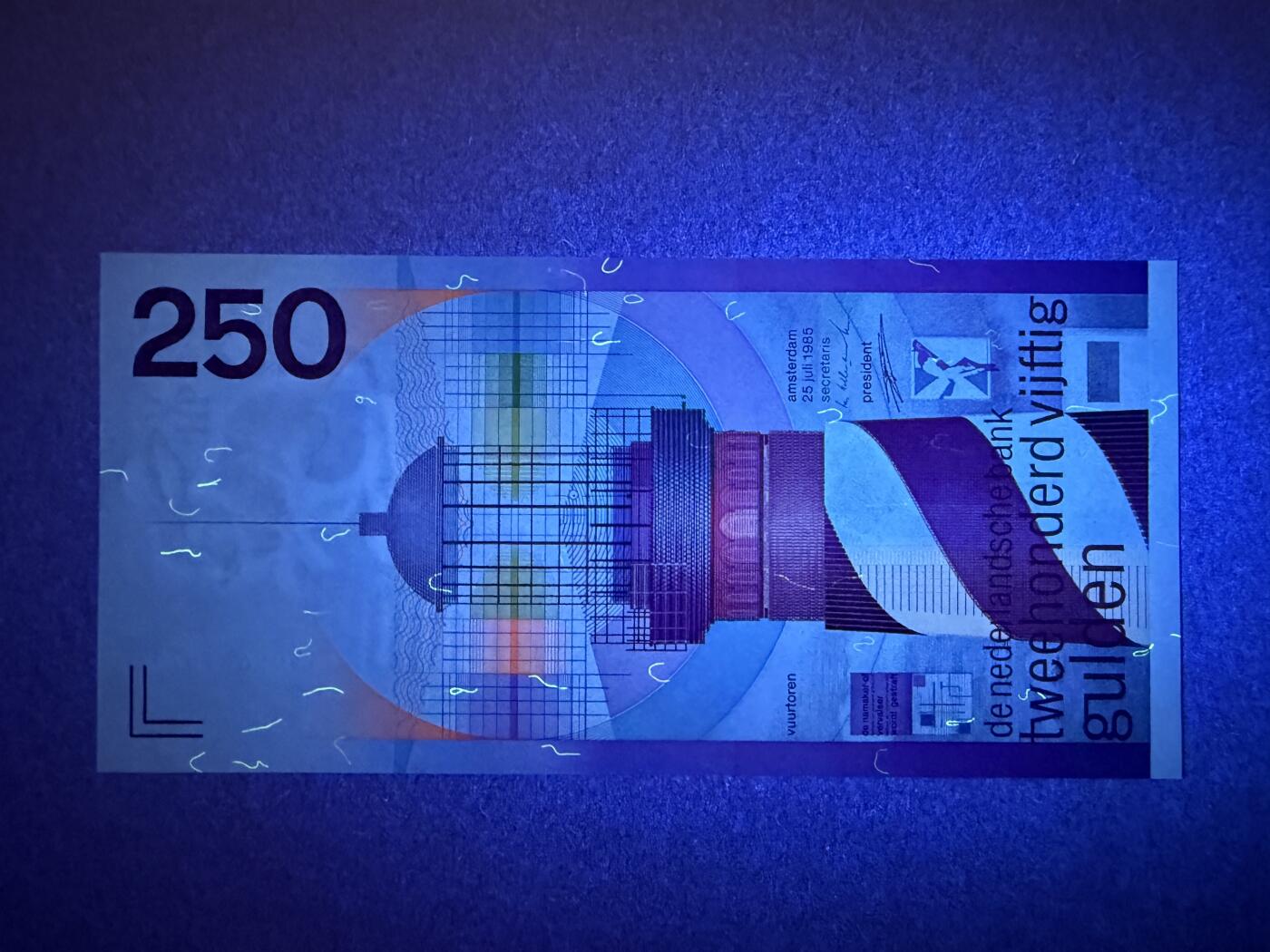 《艾美收藏》第229期-1.18周日外币荟萃 荷兰250盾 UNC 1985年 经典灯塔