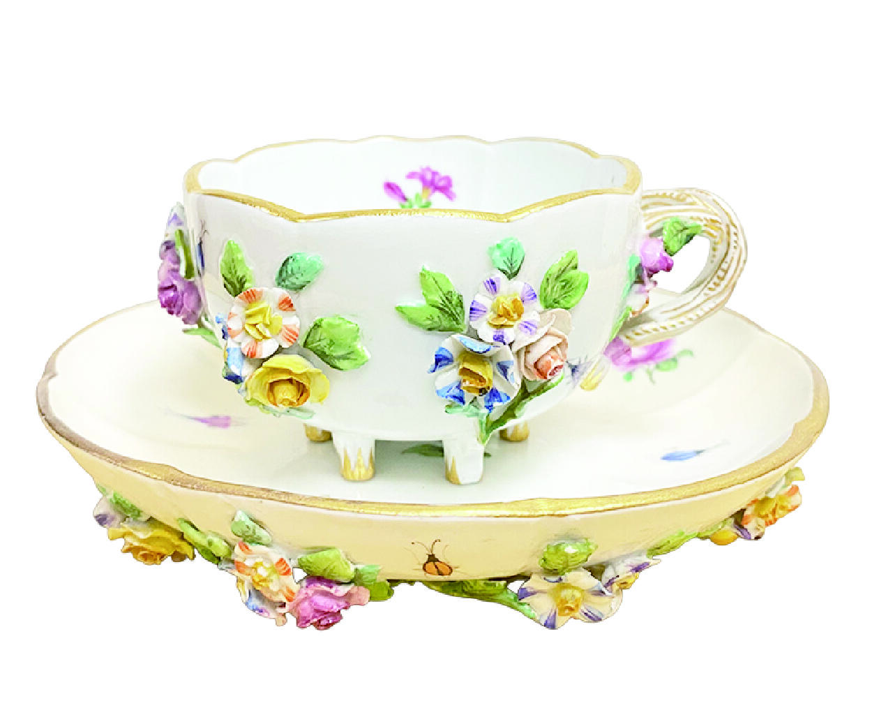 上海拍卖行2025年秋季古董珍玩拍卖会 约19世纪末德国梅森镇手绘德国之花纯手工制全立体花卉描金杯、碟