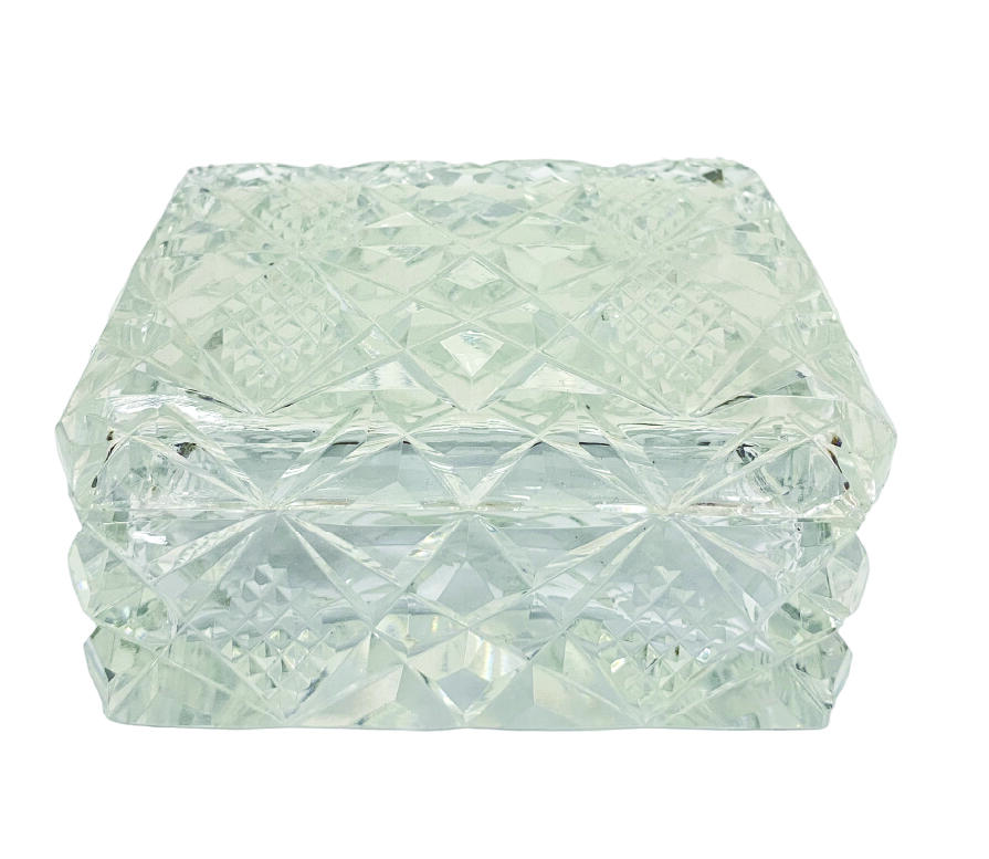 上海拍卖行2025年秋季古董珍玩拍卖会 捷克波西米亚手工切割水晶盒