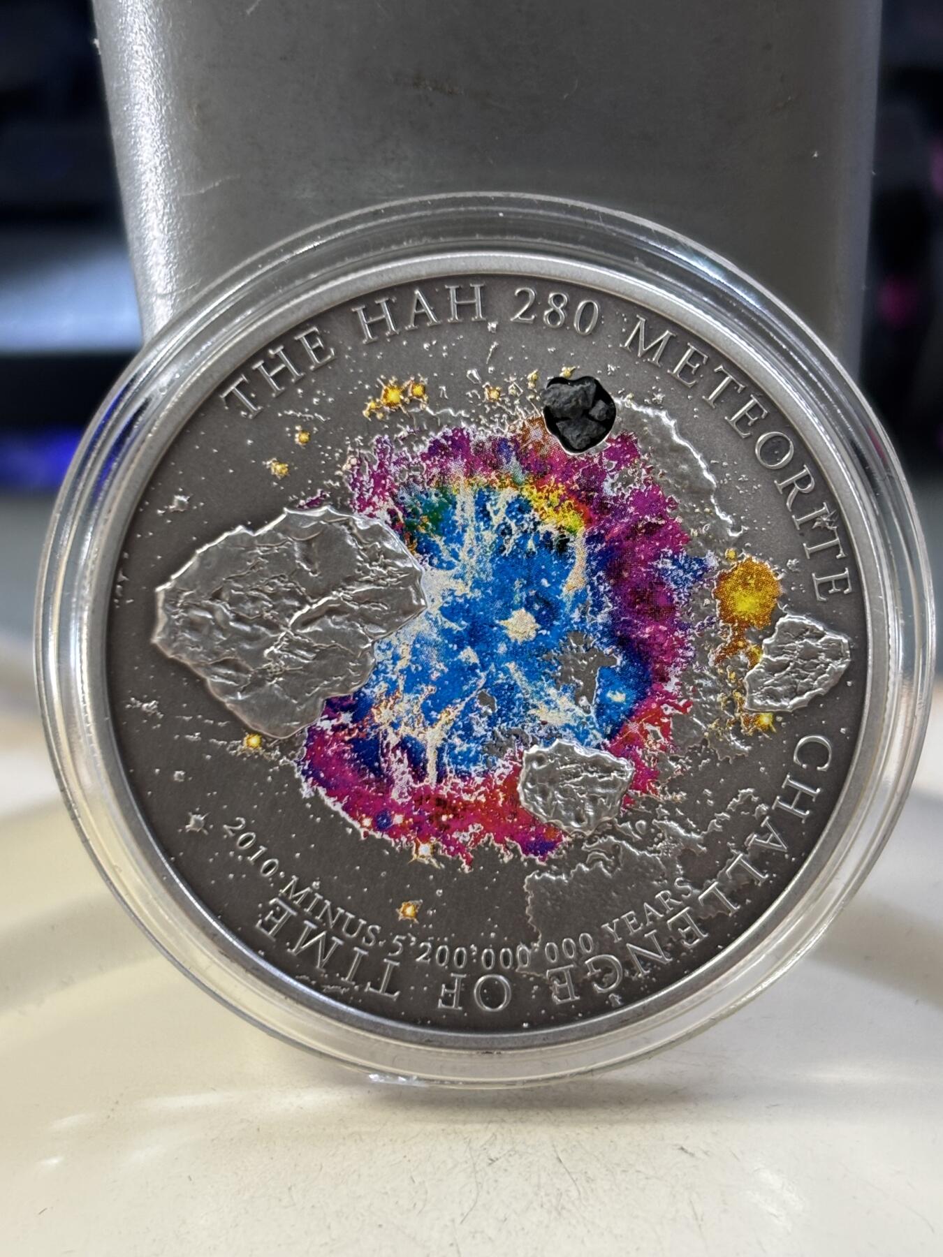 第188期拍卖 库克2010年镶嵌利比亚HAH280陨石彩色仿古纪念银币,25克，发行2500枚，