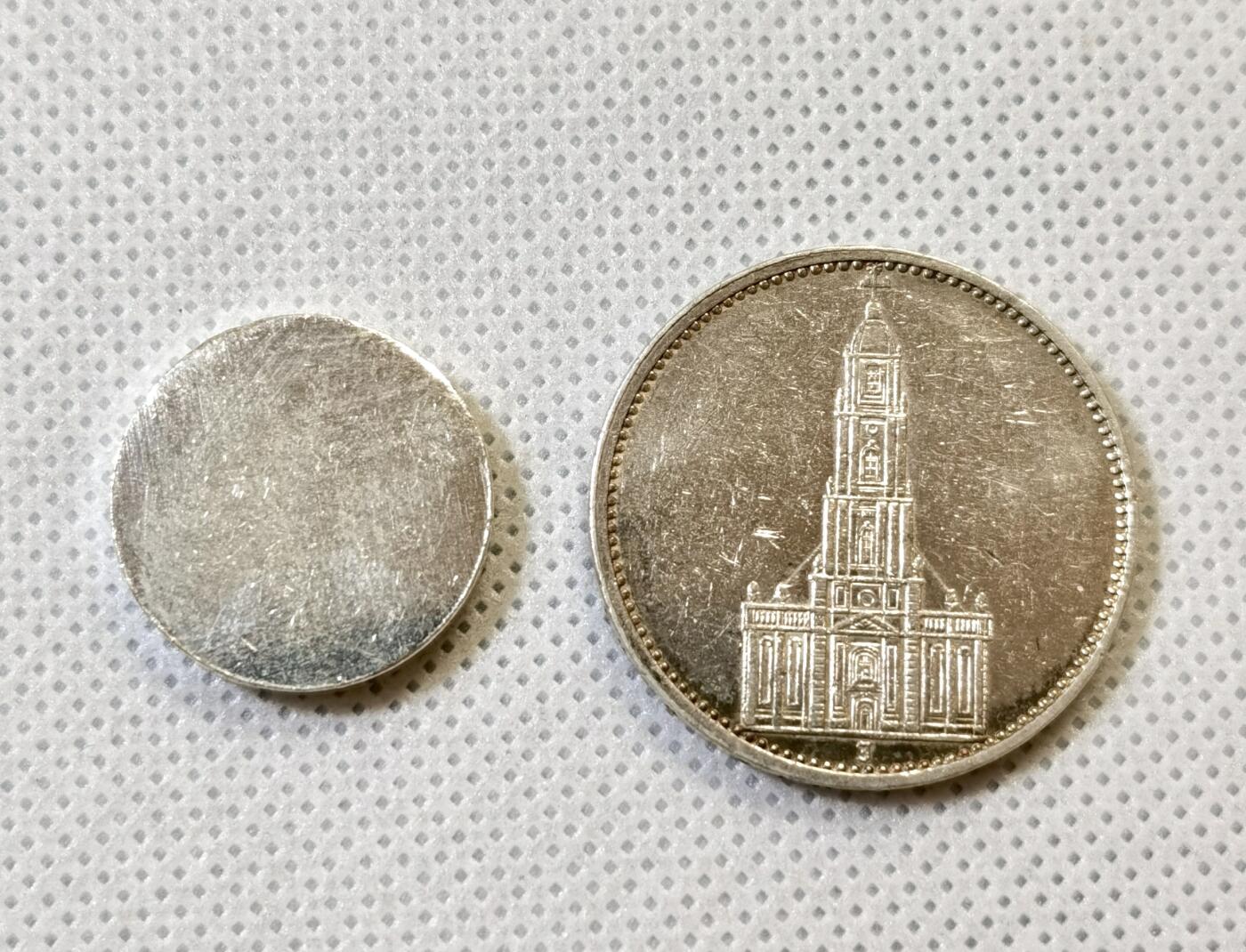 甄臻铺-世界币章拍卖（第48期）精品场拍品征集中，送拍享返佣金等优惠多多 德国 1934年  波茨坦教堂 5马克 有些环彩包浆状态好 13.9克 0.9银 加10g小银饼一个999银 银价约405（按18元银价折算）