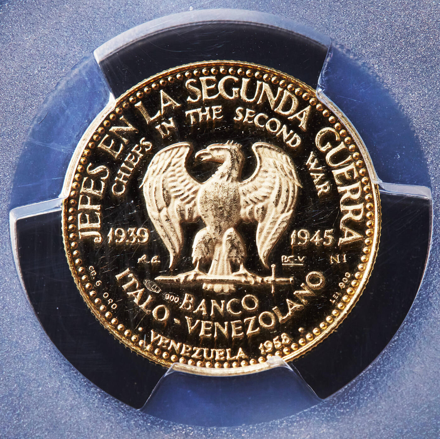 【俄甄集藏】“万象更新、马呈祥瑞”迎新春俄甄精品场-2026年(047)01-21 星期三 晚 19:30 全场包邮 委内瑞拉1958年二战领导人系列-德国总理20玻利瓦尔金币，PCGS MS63，重：6克，90%金，稀少品种，克劳斯珍稀币目录记载，原图联系客服或者查询相关官网查看