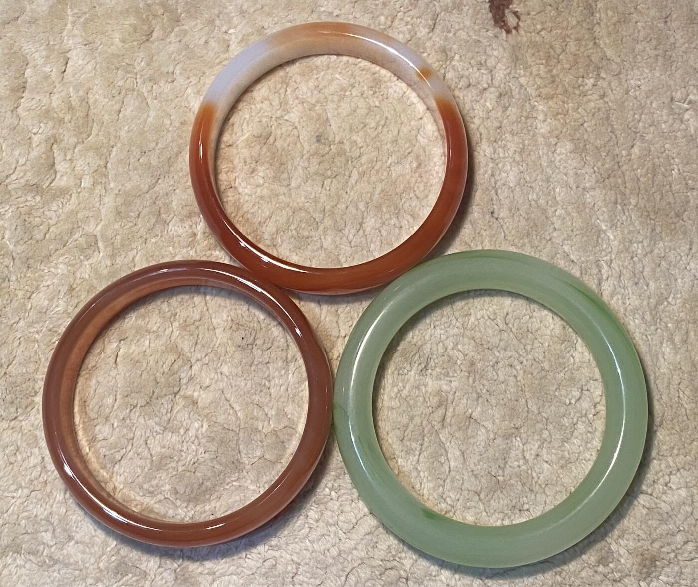 【旋风钱币】1月17日19:00准时开拍 精美欧洲币章、银币银章、第三帝国钱币等 全场包邮！ 3个精美手镯一起 直径8cm+7cm 如需细节图请联系