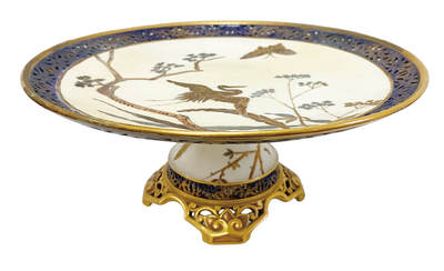 上海拍卖行2025年秋季古董珍玩拍卖会 - 19世纪英国维多利亚时期皇家伍斯特仙鹤延年中国风鎏金高足果盆