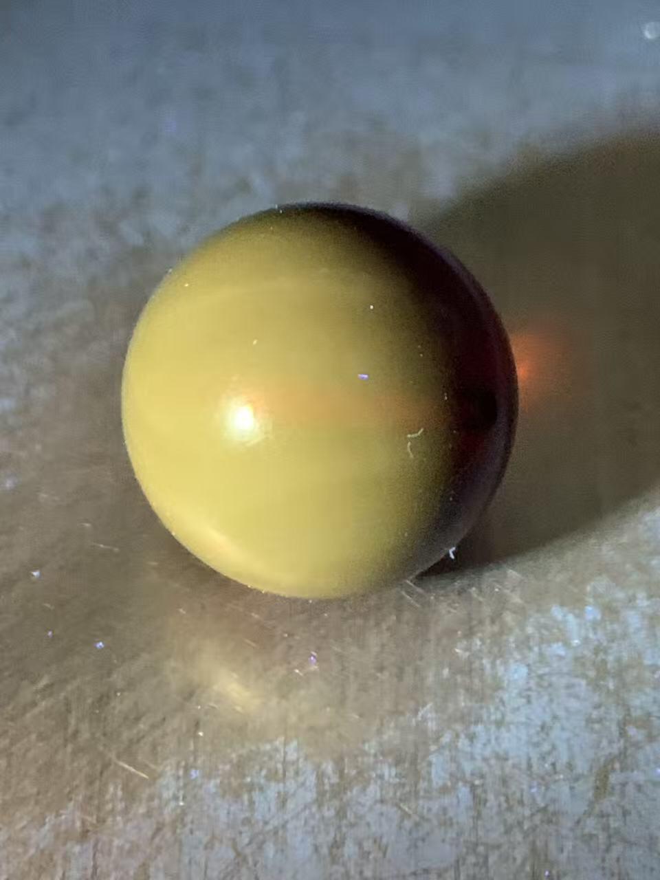 天然乌克兰血珀通货圆珠一颗，