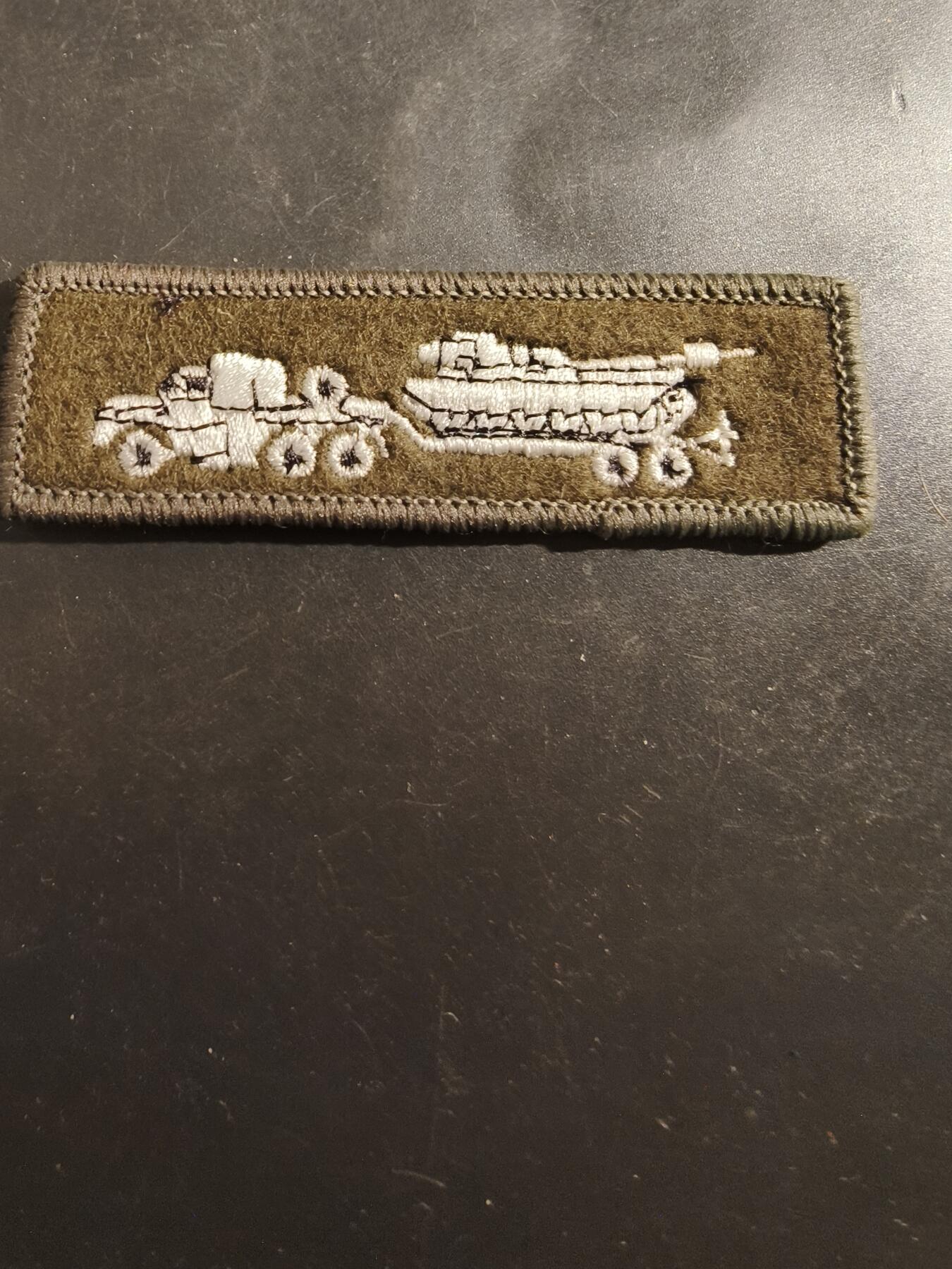 老王徽章第177期 英国皇家后勤兵团坦克运输车驾驶员臂章