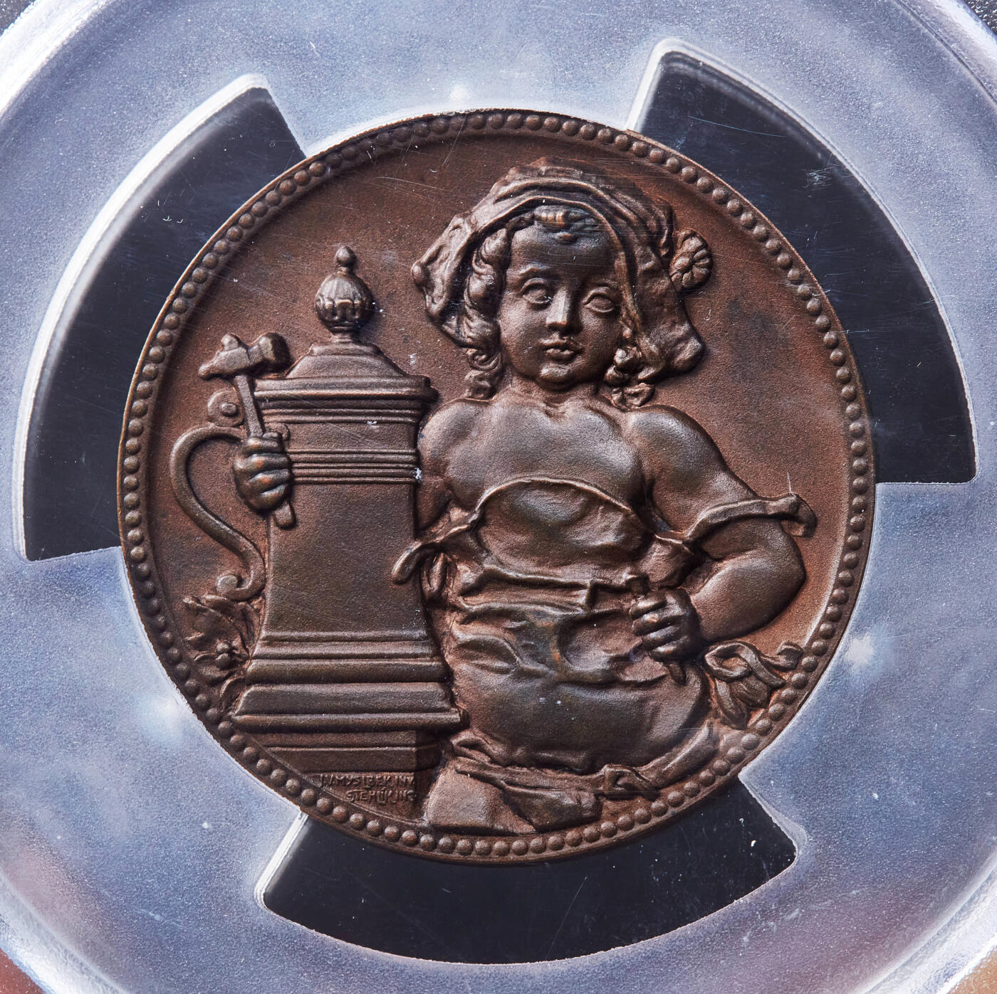 【俄甄集藏】“万象更新、马呈祥瑞”迎新春俄甄精品场-2026年(047)01-21 星期三 晚 19:30 全场包邮 捷克斯洛伐克1917年纪念布拉格工商业贸易委员会大铜章，PCGS MS66，设计精美，毫无疑问冠军分数，直径：50mm