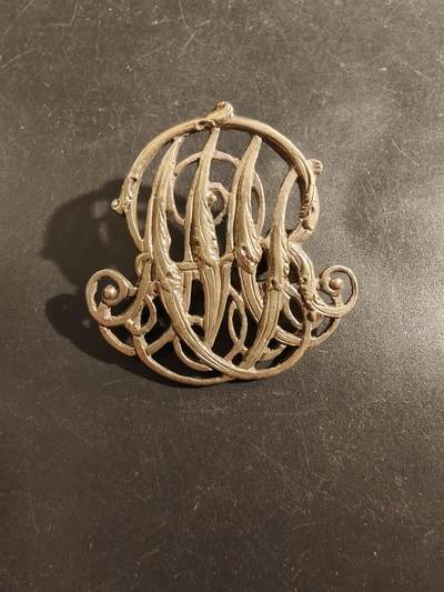 老王徽章第177期 - 美国殖民地威廉斯堡帽徽