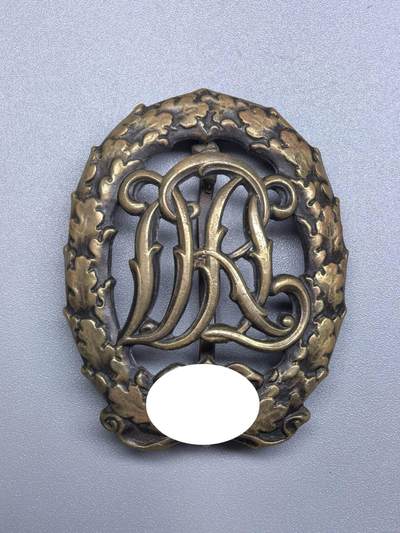 小驴勋章奖章收藏1月17日周六晚六点拍卖（珍爱和平，收藏战争，铭记历史，勿忘国耻，忠党爱国。有偿代拍，送拍规则在简介最后，参拍须阅读规则后再参拍，关系到运费包装发货时效真假辨别等关键信息，拍卖时不再发原图，看大图店主微信码在拍卖店铺介绍里） - 得三铜级体能奖章，背打厂标，别杆有修