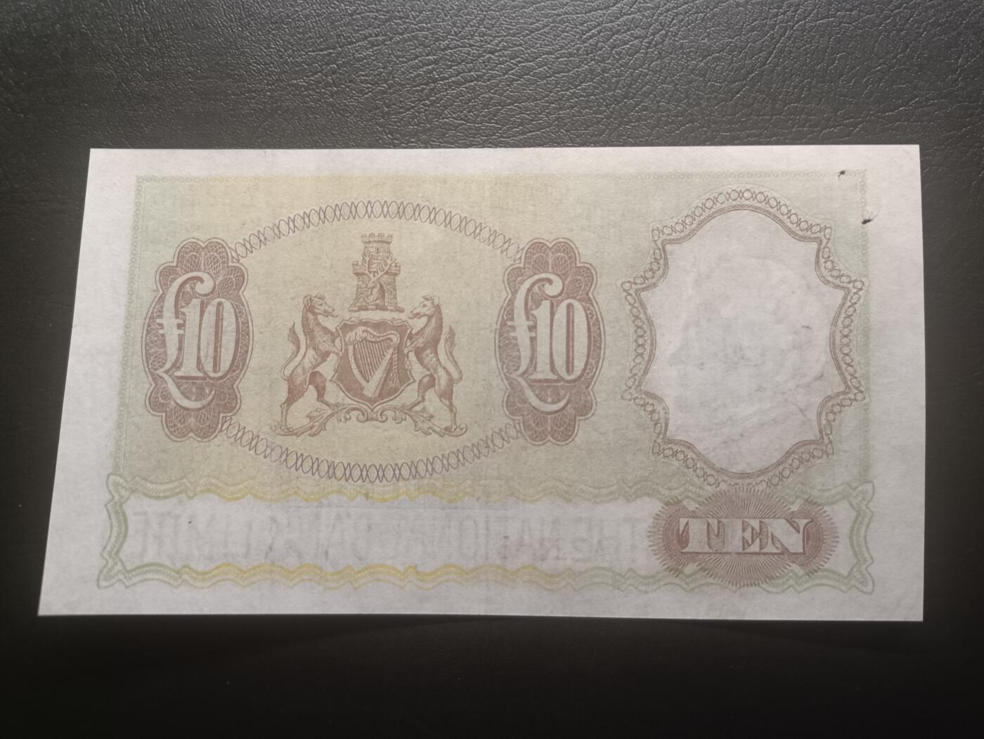2026一月第三期，总213期 爱尔兰国民银行1942年10镑流通好品XF首冠A，稀有的极早期品种，爱尔兰元素的竖琴，鹿角组成的人格化象征和银行徽标