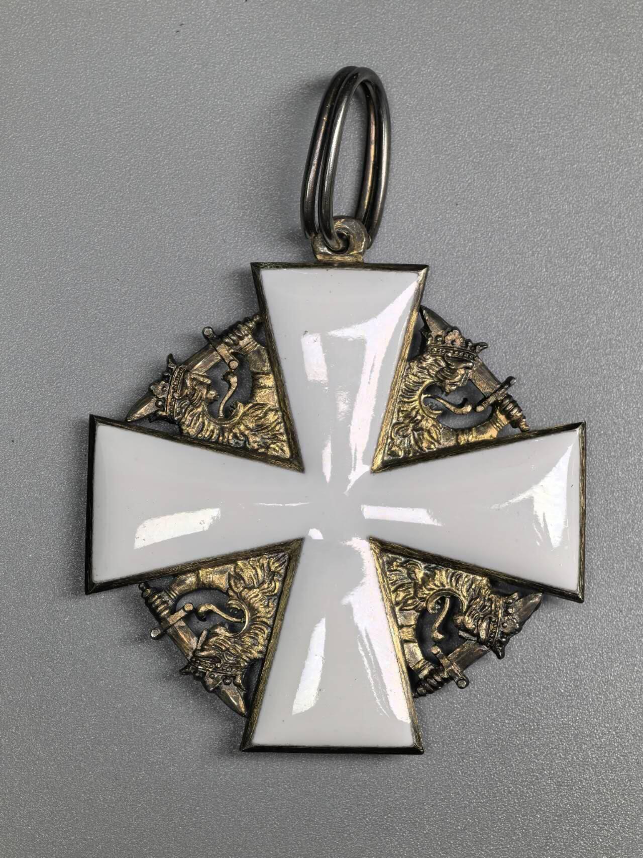 小驴勋章奖章收藏1月17日周六晚六点拍卖（珍爱和平，收藏战争，铭记历史，勿忘国耻，忠党爱国。有偿代拍，送拍规则在简介最后，参拍须阅读规则后再参拍，关系到运费包装发货时效真假辨别等关键信息，拍卖时不再发原图，看大图店主微信码在拍卖店铺介绍里）