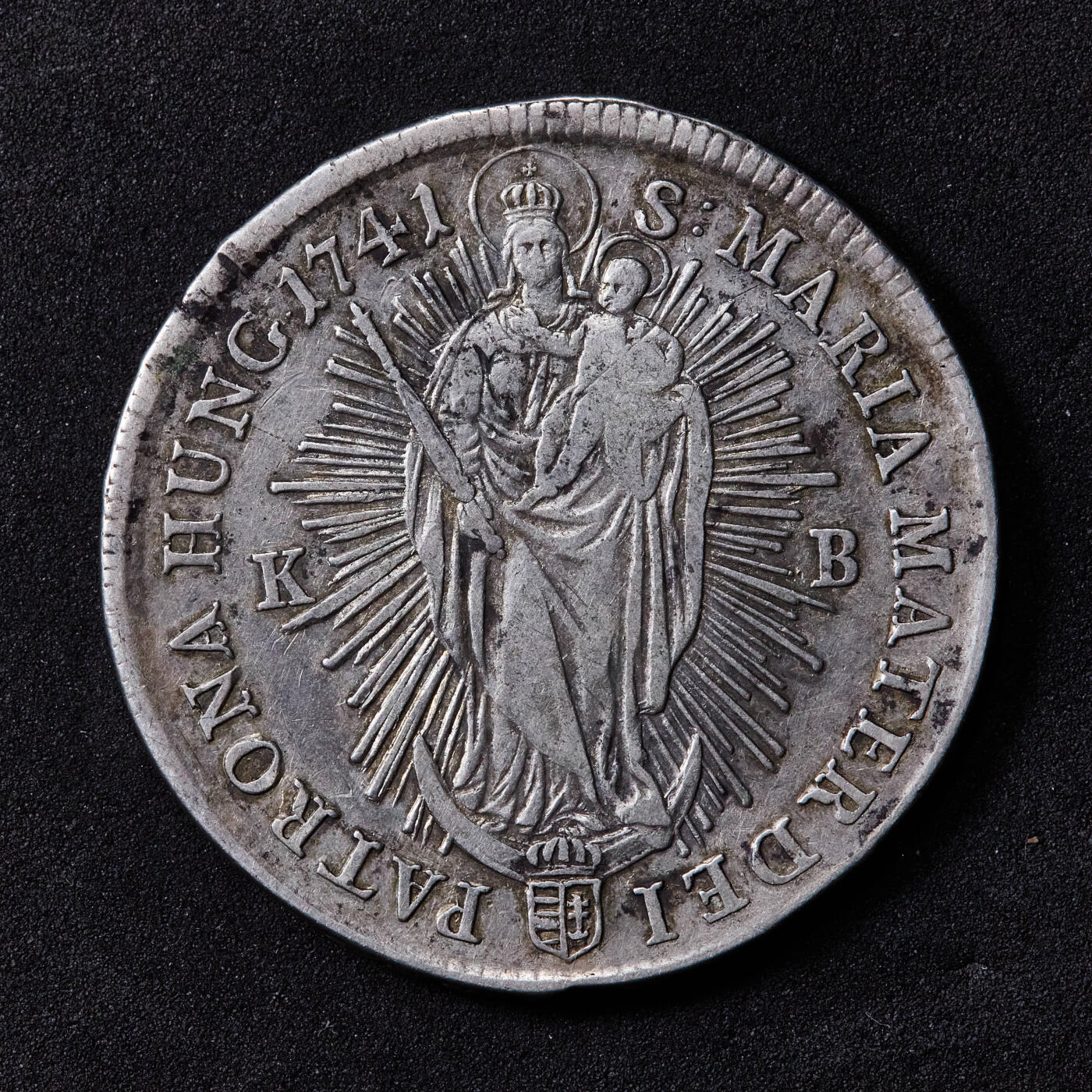 【俄甄集藏】“万象更新、马呈祥瑞”迎新春俄甄精品场-2026年(047)01-21 星期三 晚 19:30 全场包邮 神圣罗马帝国-匈牙利1741年玛利亚·特蕾莎皇后KB版圣母抱子1泰勒大银币，原味老包浆，稀少品种