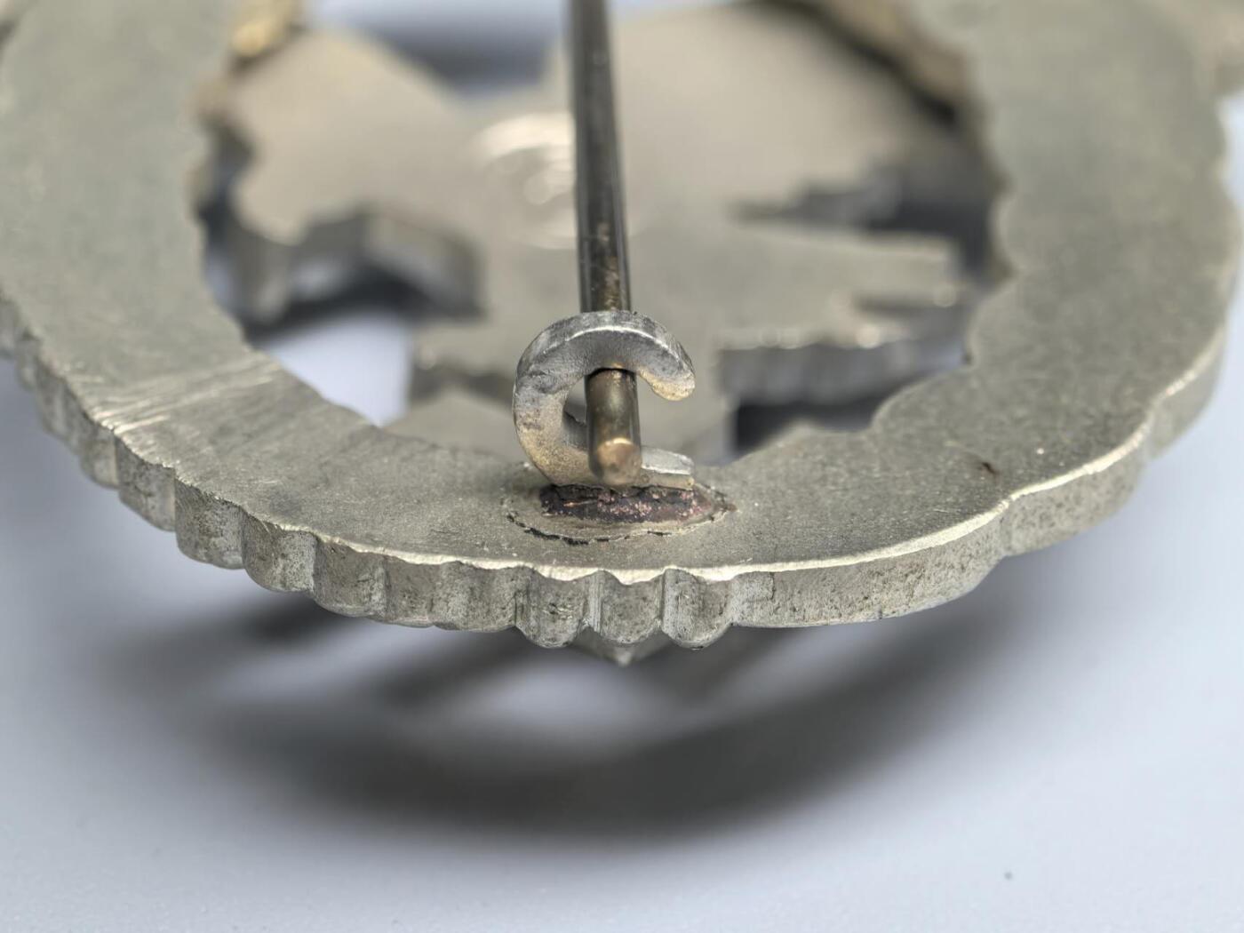 小驴勋章奖章收藏1月17日周六晚六点拍卖（珍爱和平，收藏战争，铭记历史，勿忘国耻，忠党爱国。有偿代拍，送拍规则在简介最后，参拍须阅读规则后再参拍，关系到运费包装发货时效真假辨别等关键信息，拍卖时不再发原图，看大图店主微信码在拍卖店铺介绍里） 观察员奖章，铜合金，工艺看着像是70年代左右德国做的一批博物馆复制品