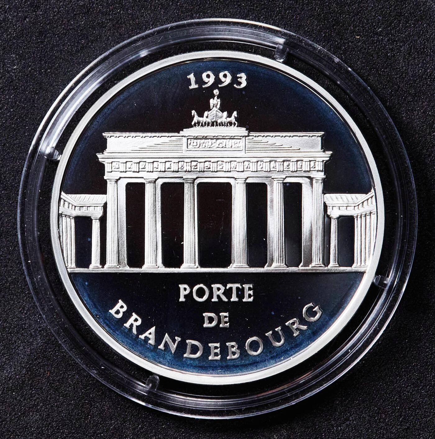 【俄甄集藏】“万象更新、马呈祥瑞”迎新春俄甄精品场-2026年(047)01-21 星期三 晚 19:30 全场包邮 法国1993年欧洲历史建筑系列-勃兰登堡门100法郎/15欧元精制银币，原盒证，重22.22克，900银，发行量20000枚