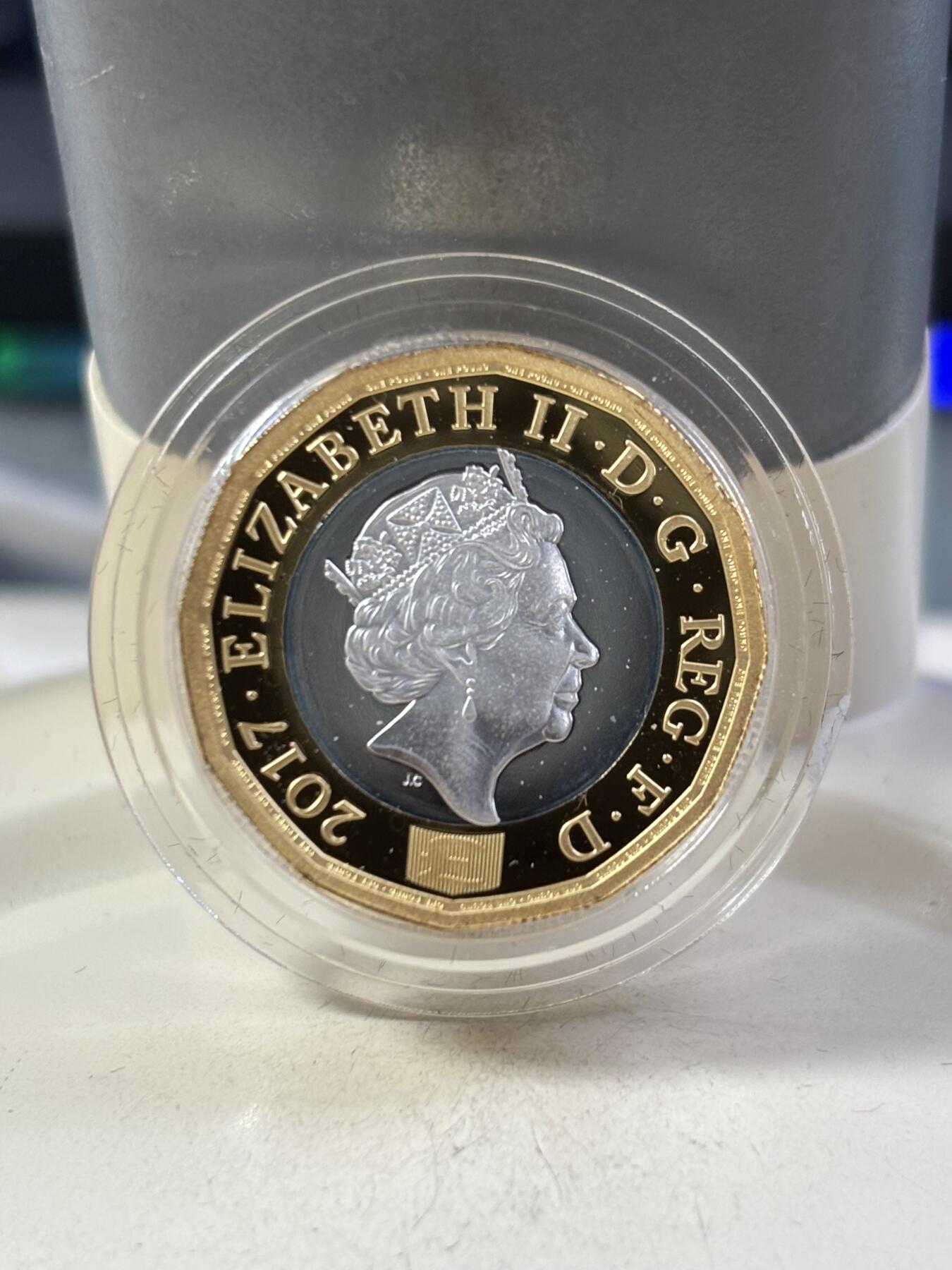 第188期拍卖 英国2017年1英镑加厚双色纪念银币，925银，20.92克，发行量4500枚