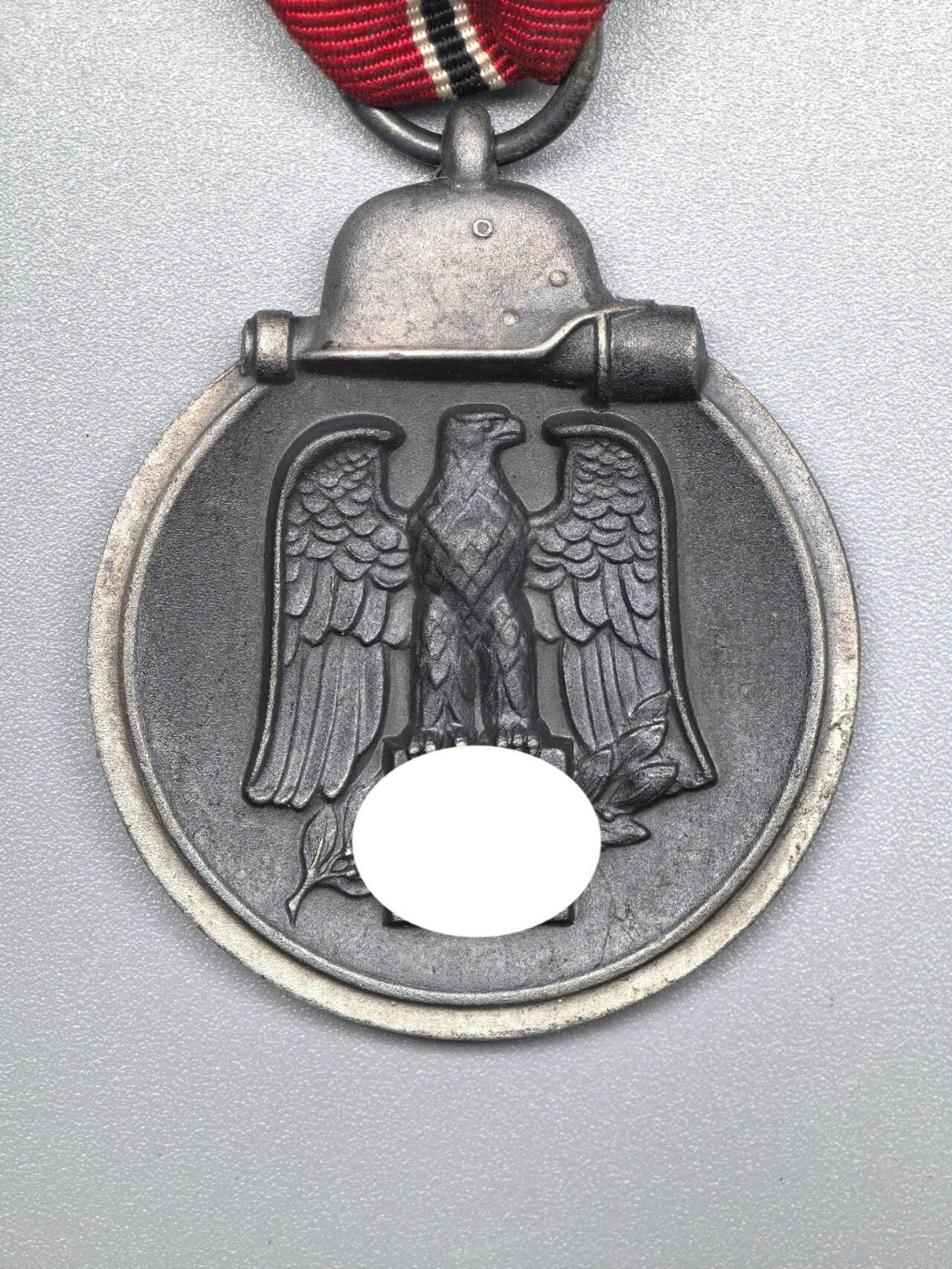 小驴勋章奖章收藏1月17日周六晚六点拍卖（珍爱和平，收藏战争，铭记历史，勿忘国耻，忠党爱国。有偿代拍，送拍规则在简介最后，参拍须阅读规则后再参拍，关系到运费包装发货时效真假辨别等关键信息，拍卖时不再发原图，看大图店主微信码在拍卖店铺介绍里） 得三东线冬季作战奖章，环打10标，好品