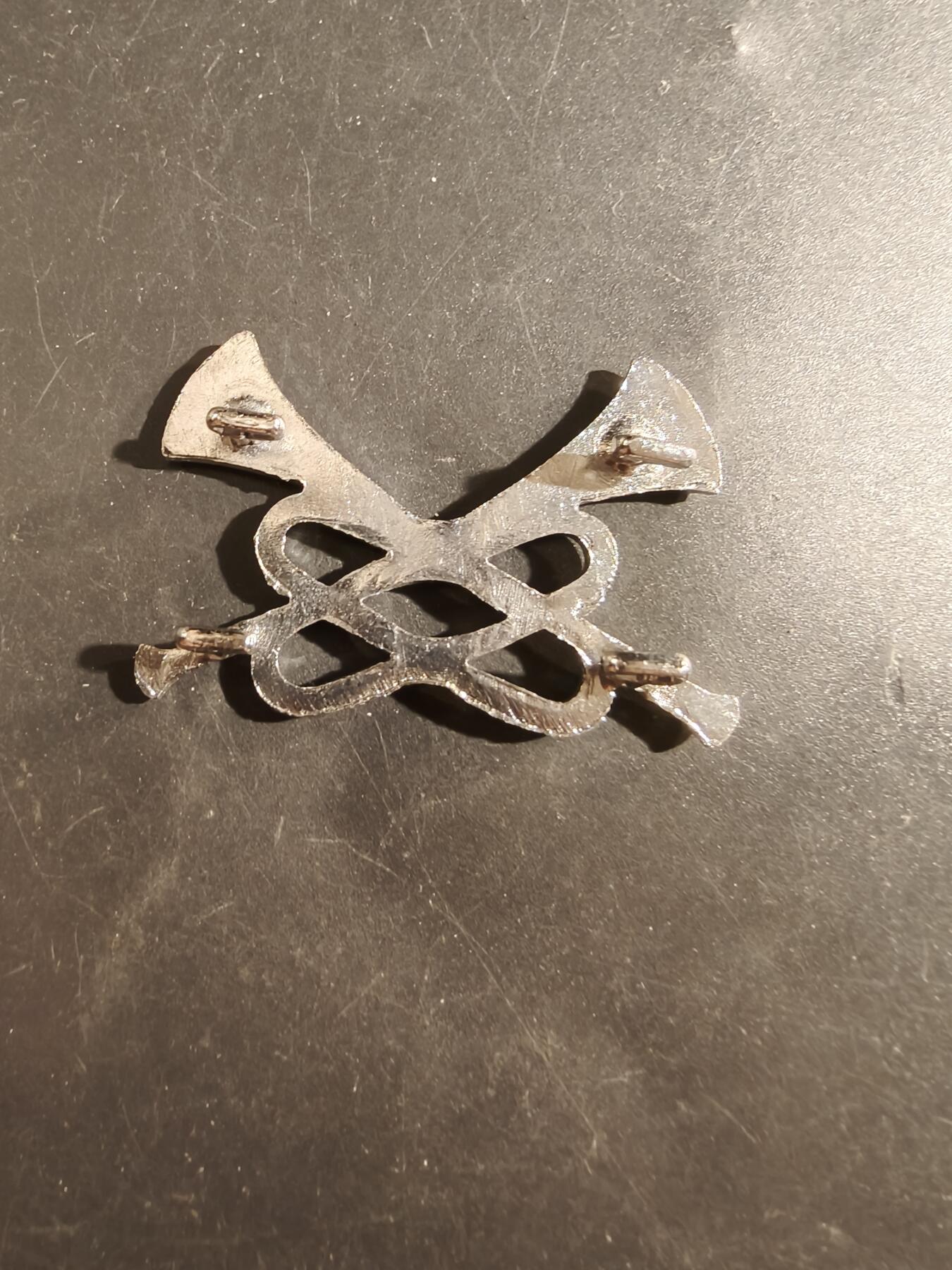 老王徽章第177期 英国军乐团号手领章    女王时期