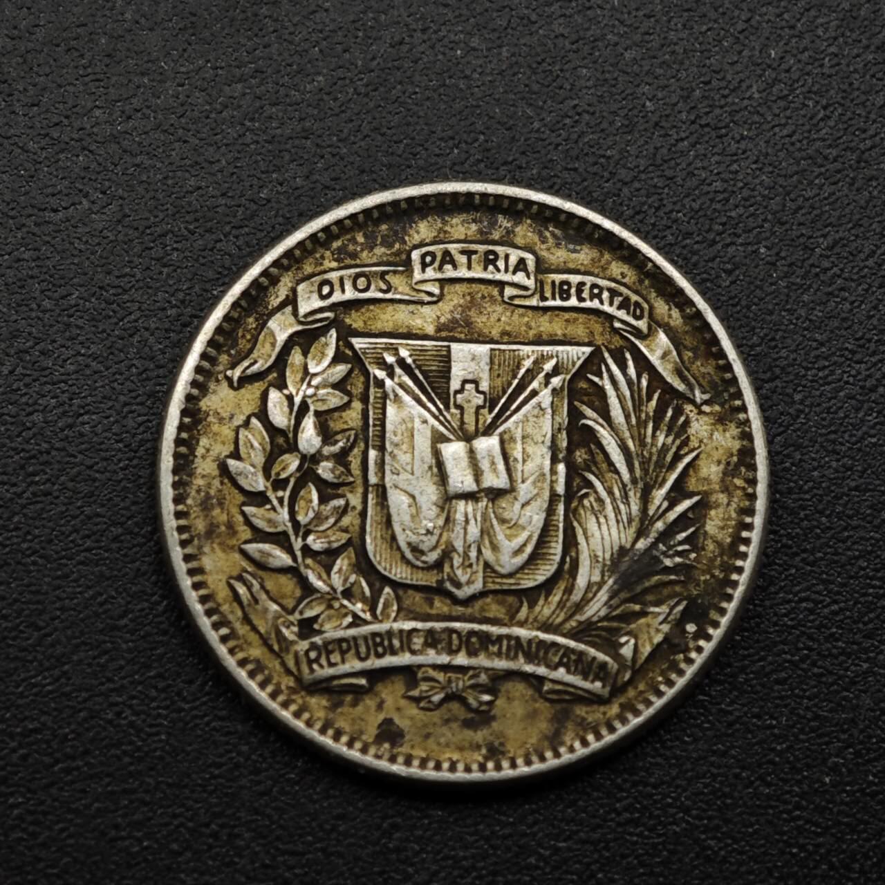 【淘币小摊】实时拍第八百四十九拍   散币银币场   满百包邮可预留二周 每周一统一发货   多米尼加1942年10分银币