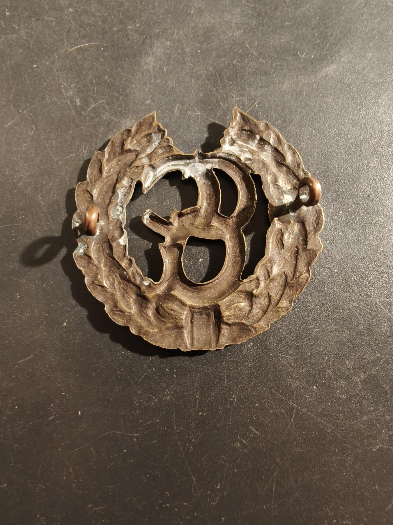 老王徽章第177期 英国二战驻德国管制委员会帽徽    冷战早期