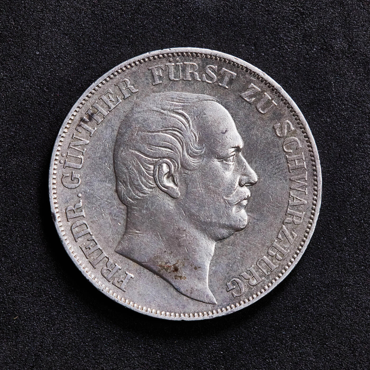 【俄甄集藏】“万象更新、马呈祥瑞”迎新春俄甄精品场-2026年(047)01-21 星期三 晚 19:30 全场包邮 德国施瓦茨堡-鲁多尔施塔特1866年弗里德里希·金特亲王A版联合1泰勒银币，原味状态，发行量27000枚，稀少品种