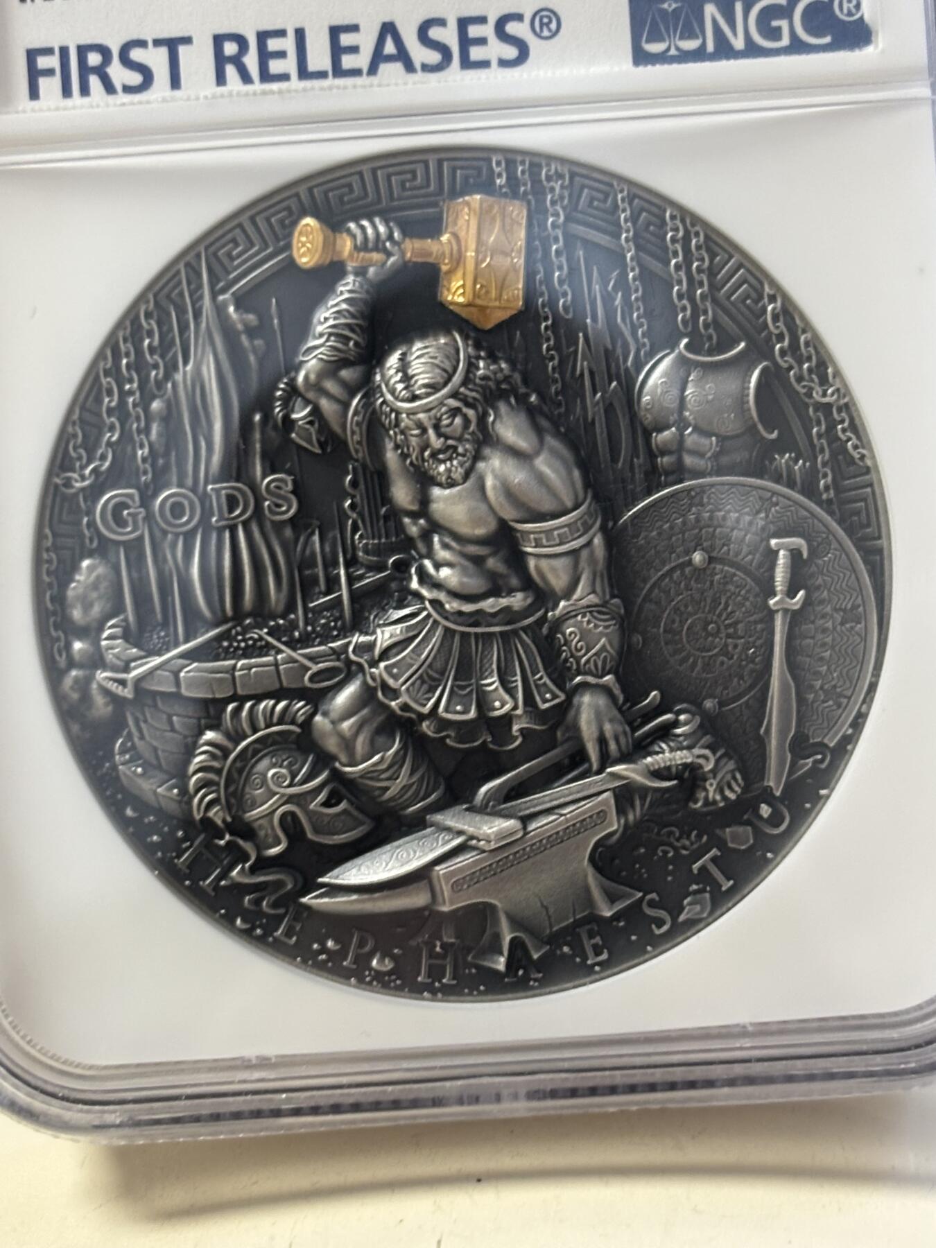 第188期拍卖 纽埃2019年希腊众神3火神赫准斯托斯高浮雕纪念银币NGC-MS70首无原盒证书，999银，2盎司，发行量500枚，