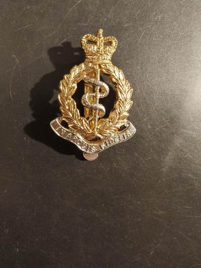 老王徽章第177期 - 英国皇家军医帽徽    女王时期