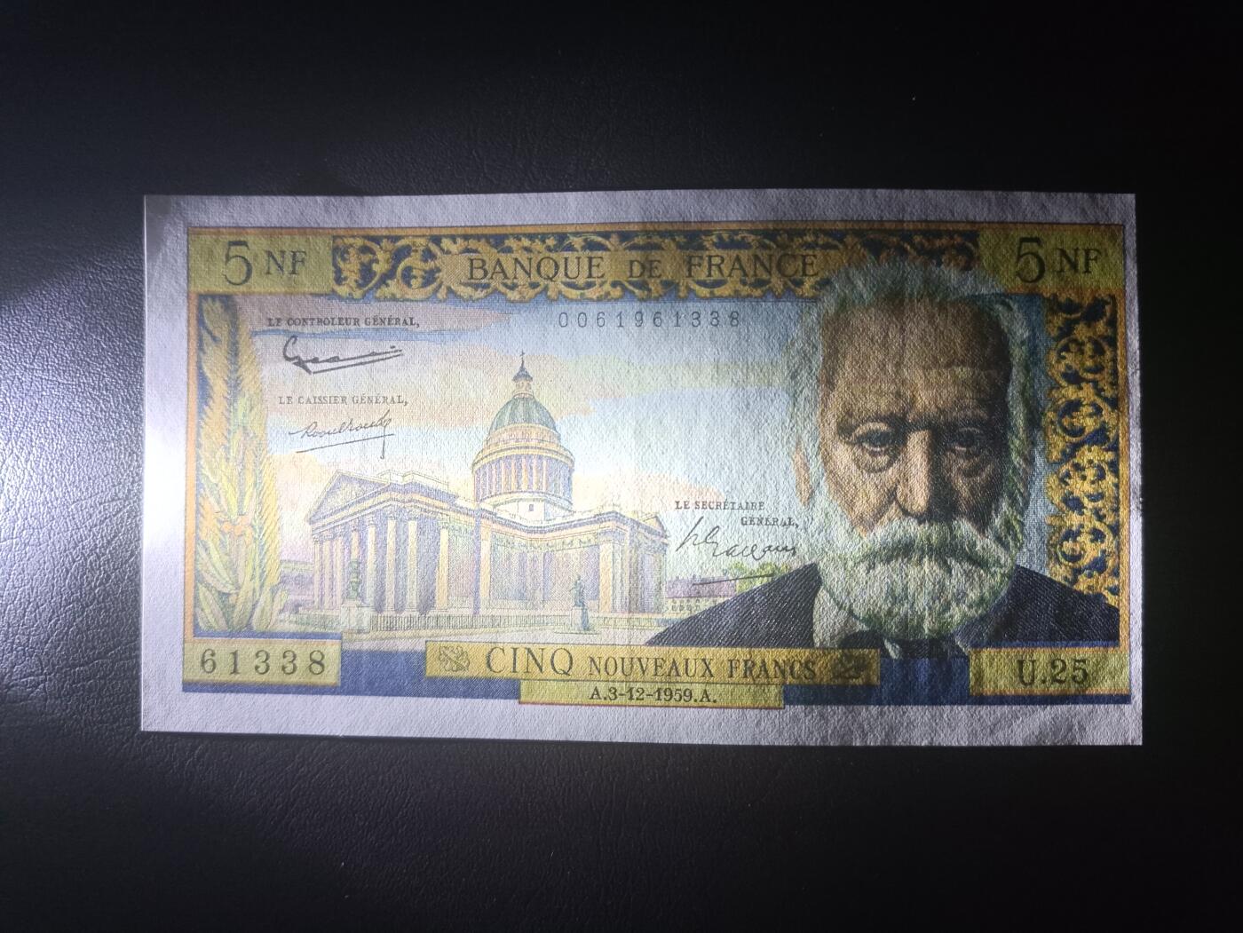 2026一月第三期，总213期 法国1959年5新法郎UNC-有针孔/疑似裁切，雨果和他的长眠之地