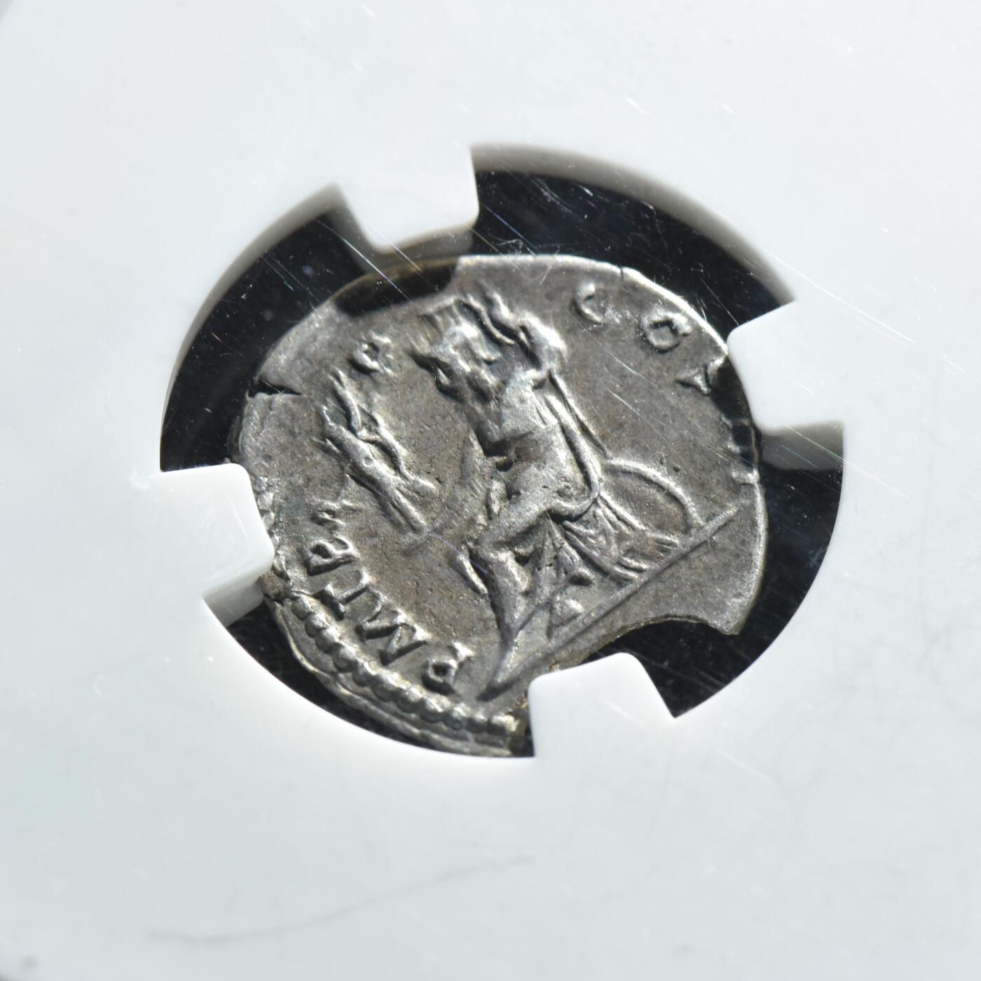 【良泉】【春节前最后一场】2月5日晚19.30点开拍！208组，本场结束后预存钱币的朋友请告知，将连同本场拍品一起邮寄，预祝诸位春节愉快！ 【藏家出品B】罗马帝国 公元117-138 哈德良 第纳尔银币，2.35克