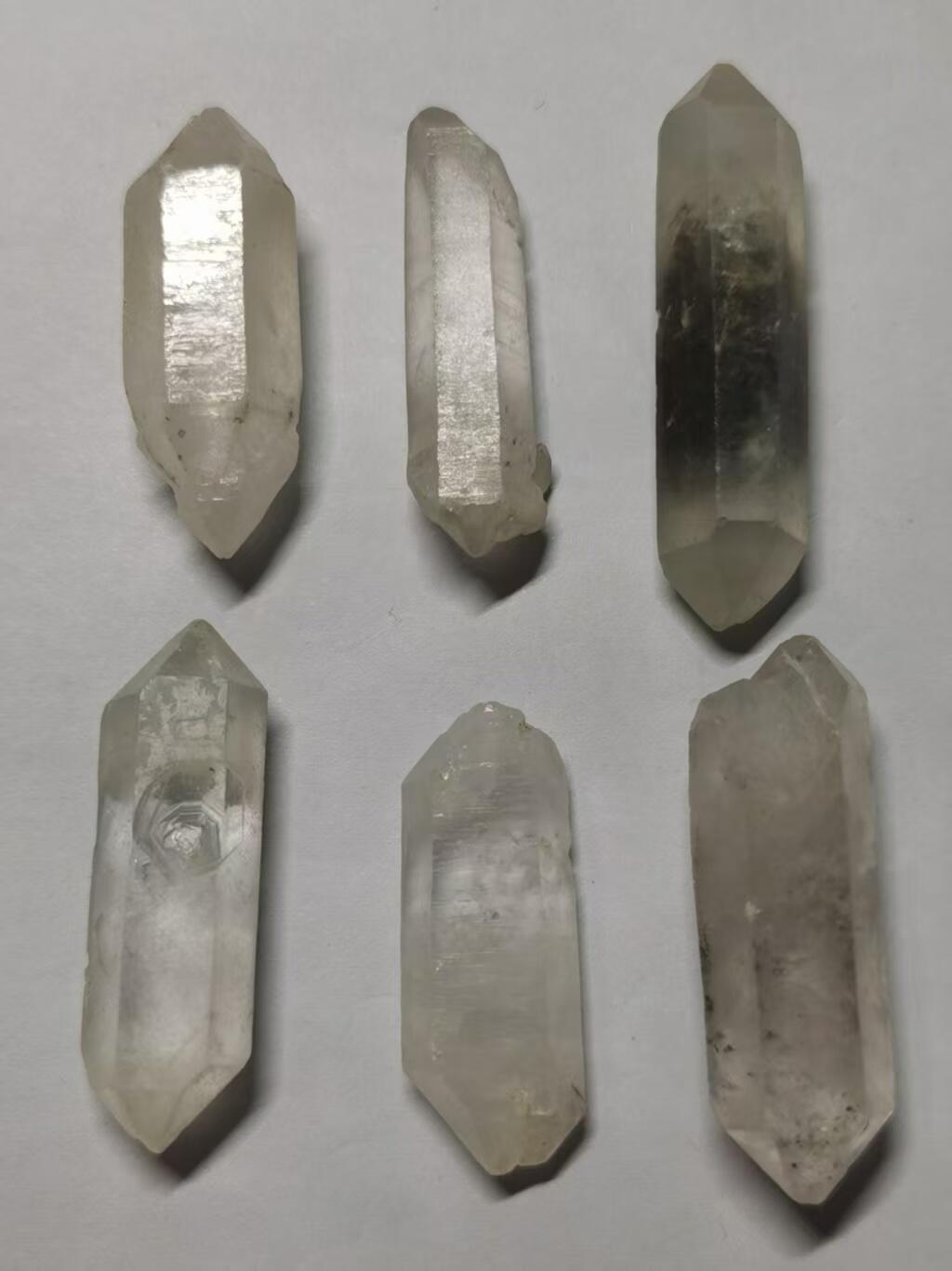 七河·世界币章小拍（总第34期） 藏家出品 X707（5）云贵闪灵水晶原石 周正双尖一组  6 件 