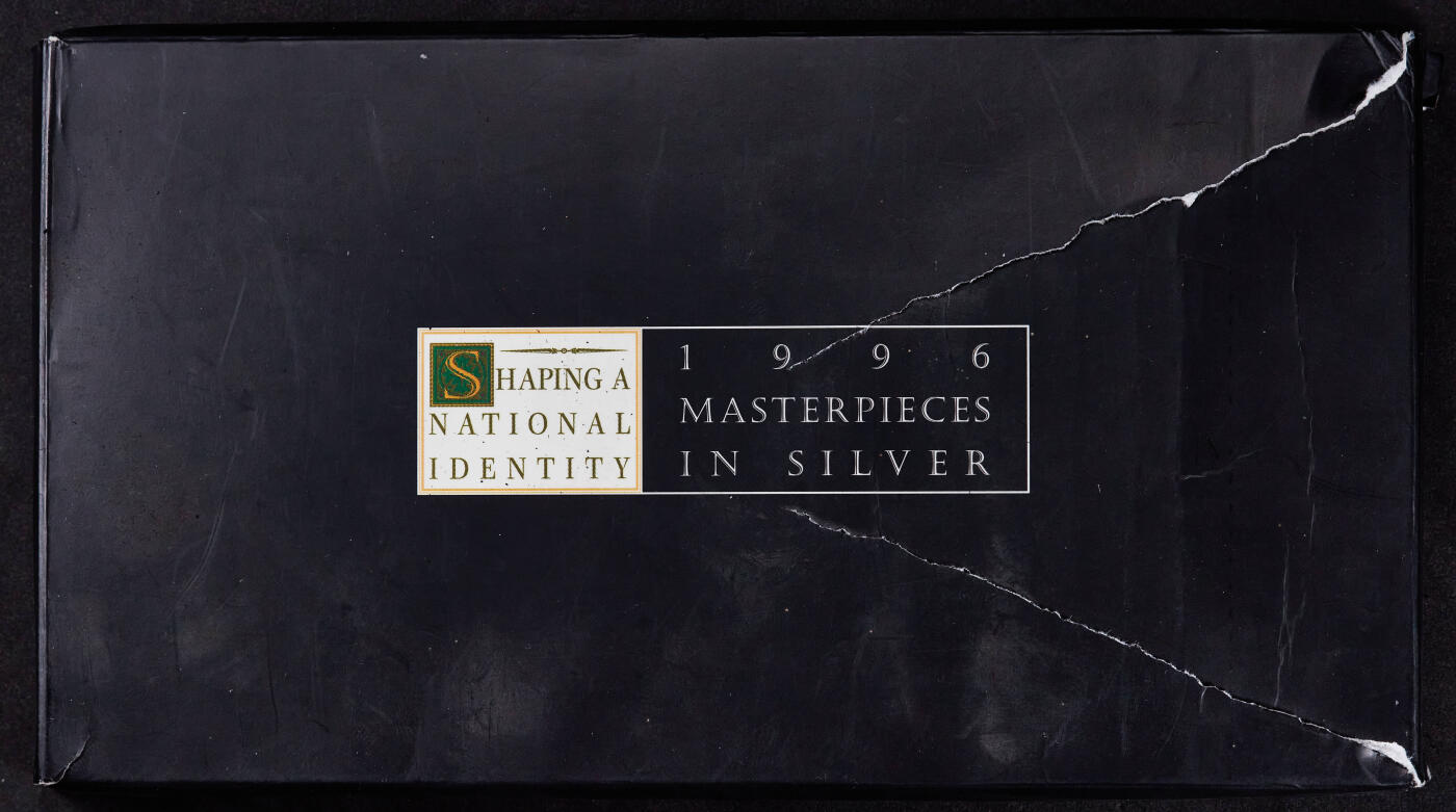 【俄甄集藏】“万象更新、马呈祥瑞”迎新春俄甄精品场-2026年(047)01-21 星期三 晚 19:30 全场包邮 澳大利亚1995年历史人物与事件系列5元精制大银币5枚套装，原盒证，澳大利亚皇家造币厂出品，伊丽莎白·麦克阿瑟、威廉·莱特上校、淘金热时代、科布马车公司、查尔斯·托德，单枚重35.79克，925银，含纯银共165.53克，外盒有损伤，No.2