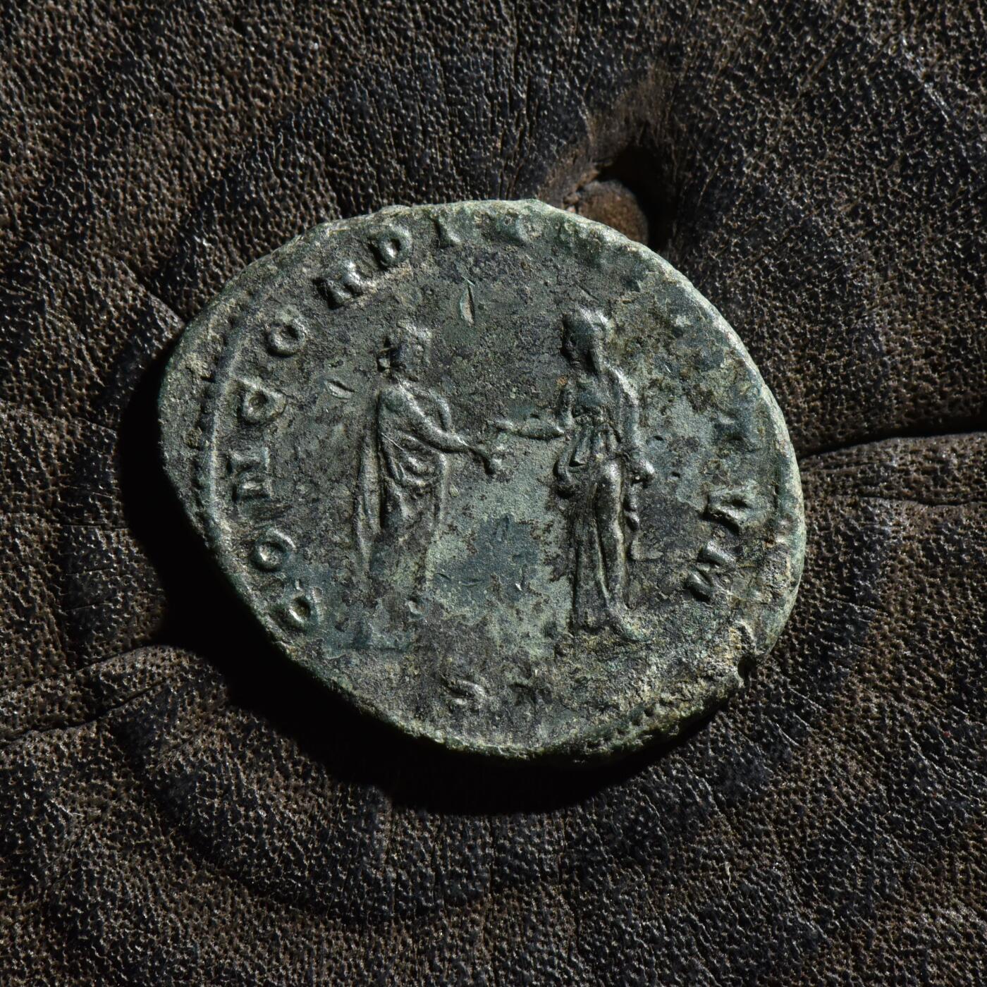 【良泉】【春节前最后一场】2月5日晚19.30点开拍！208组，本场结束后预存钱币的朋友请告知，将连同本场拍品一起邮寄，预祝诸位春节愉快！ 【藏家出品B】罗马帝国 公元270-275年 世界光复者奥勒良 安东尼安洗银币  ，3.24克