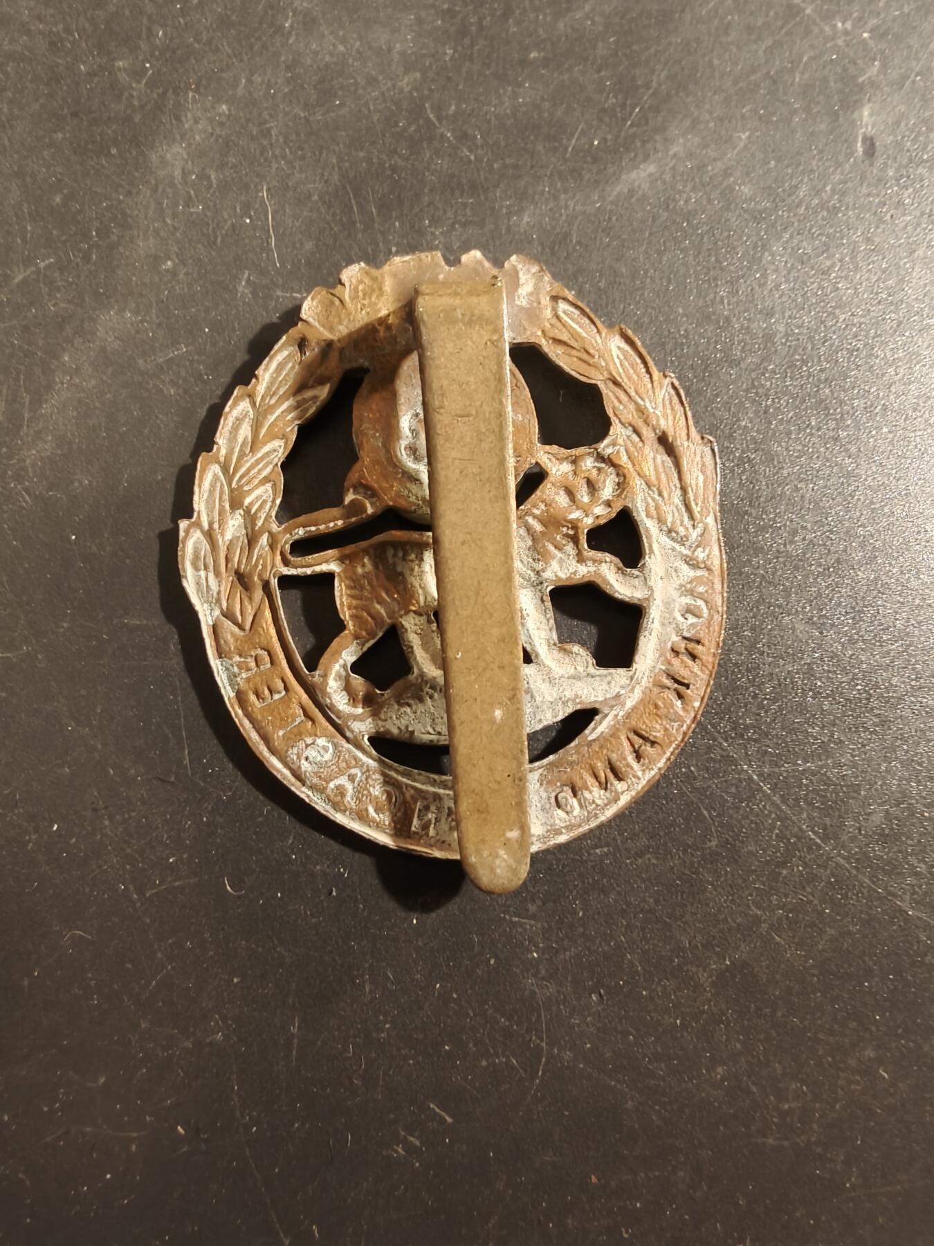 老王徽章第177期 英国约克和兰开斯特步兵团帽徽    一战时期