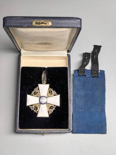 小驴勋章奖章收藏1月17日周六晚六点拍卖（珍爱和平，收藏战争，铭记历史，勿忘国耻，忠党爱国。有偿代拍，送拍规则在简介最后，参拍须阅读规则后再参拍，关系到运费包装发货时效真假辨别等关键信息，拍卖时不再发原图，看大图店主微信码在拍卖店铺介绍里） - 芬兰指挥官级白玫瑰勋章，银质珐琅镀金，环打标