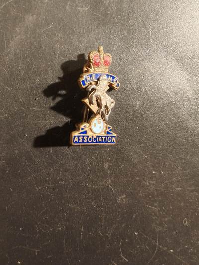 老王徽章第177期 - 英国皇家机电工程兵老兵协会证章    铜质珐琅