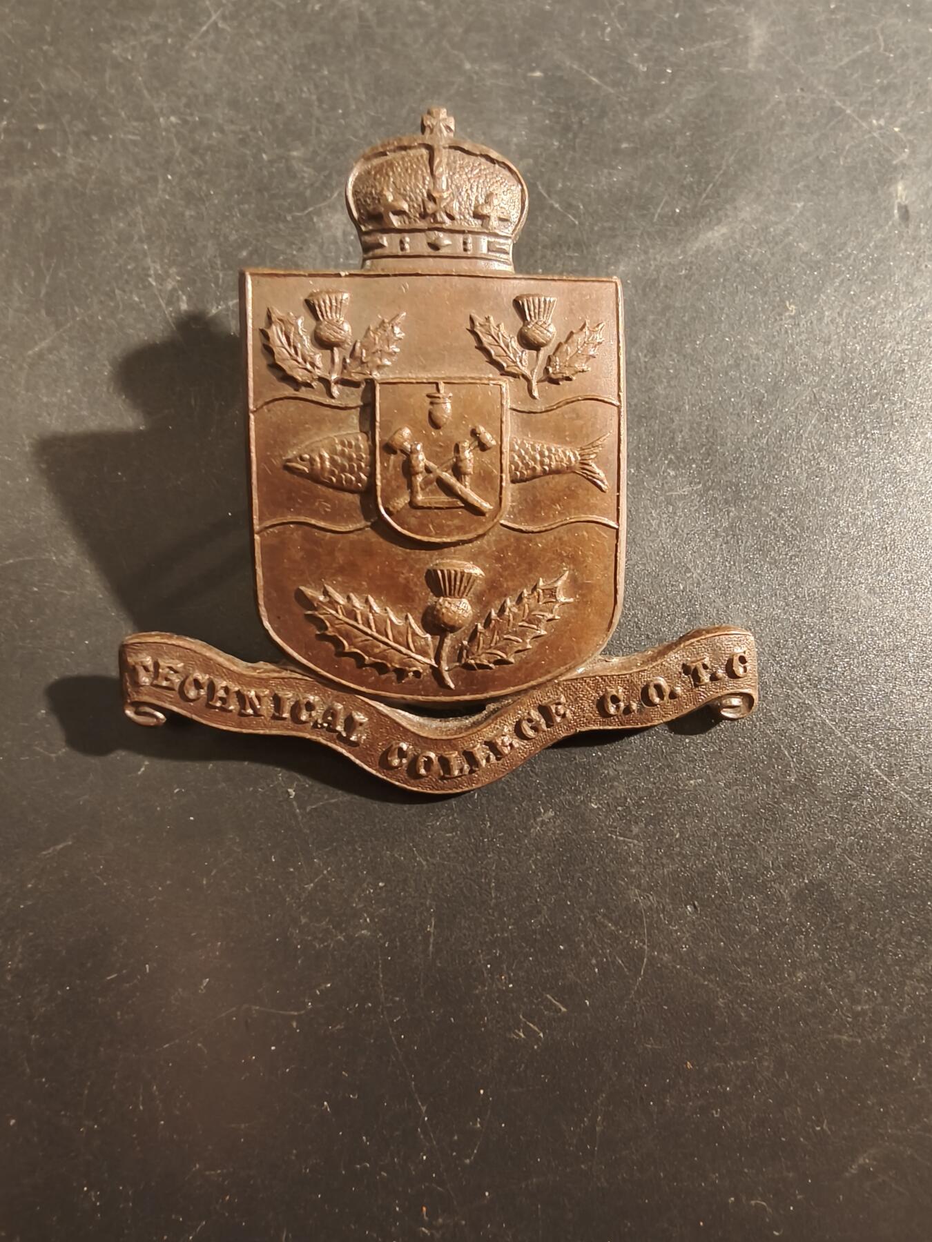 老王徽章第177期 加拿大新斯科舍技术学院军官训练团帽徽      一战时期